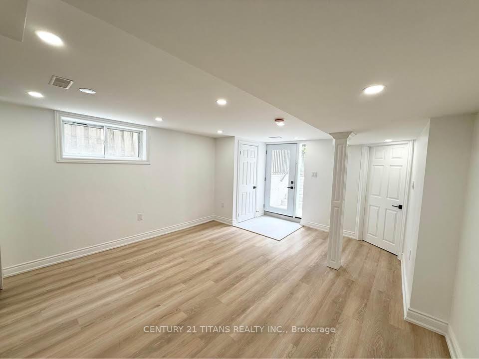 Photo 3 of 88 Noake Crescent, Ajax, Central — HOMEH