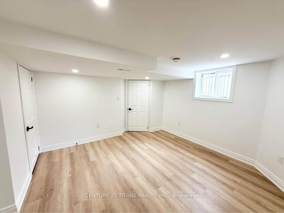 Photo 4 of 88 Noake Crescent, Ajax, Central — HOMEH