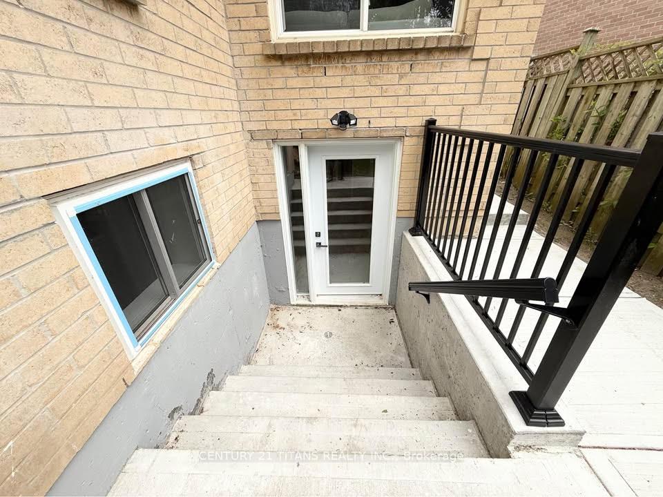 Photo 7 of 88 Noake Crescent, Ajax, Central — HOMEH