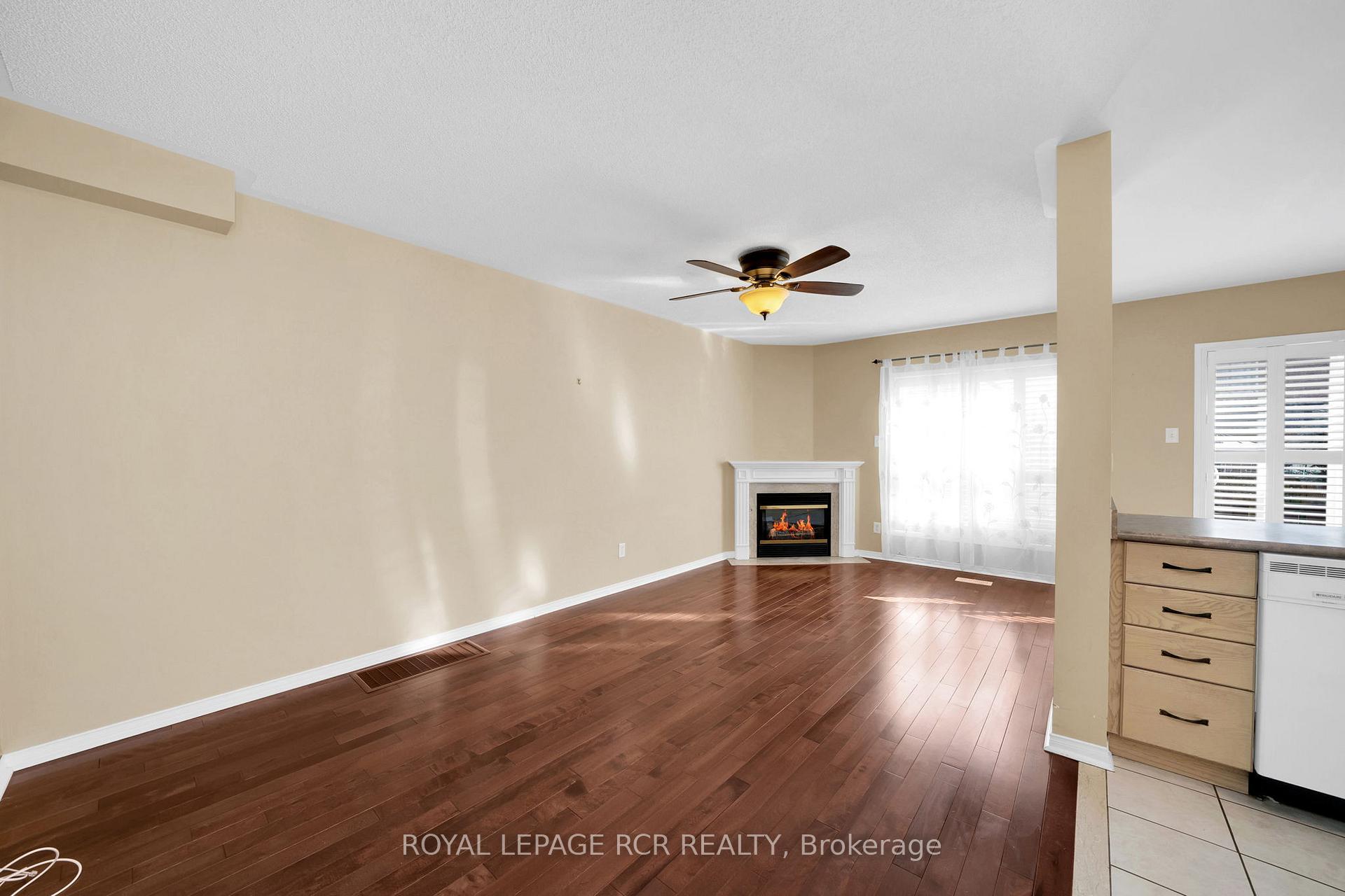Photo 8 of 86 Wood Circle, Caledon, Bolton East — HOMEH