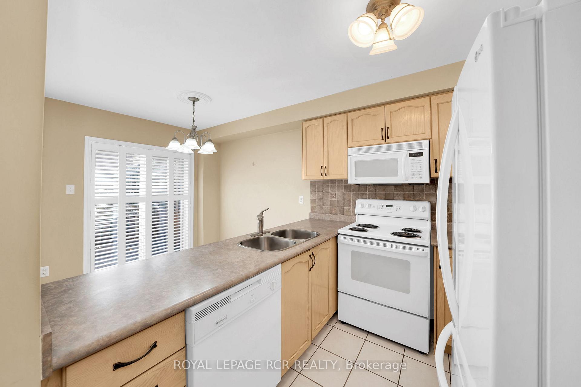 Photo 16 of 86 Wood Circle, Caledon, Bolton East — HOMEH