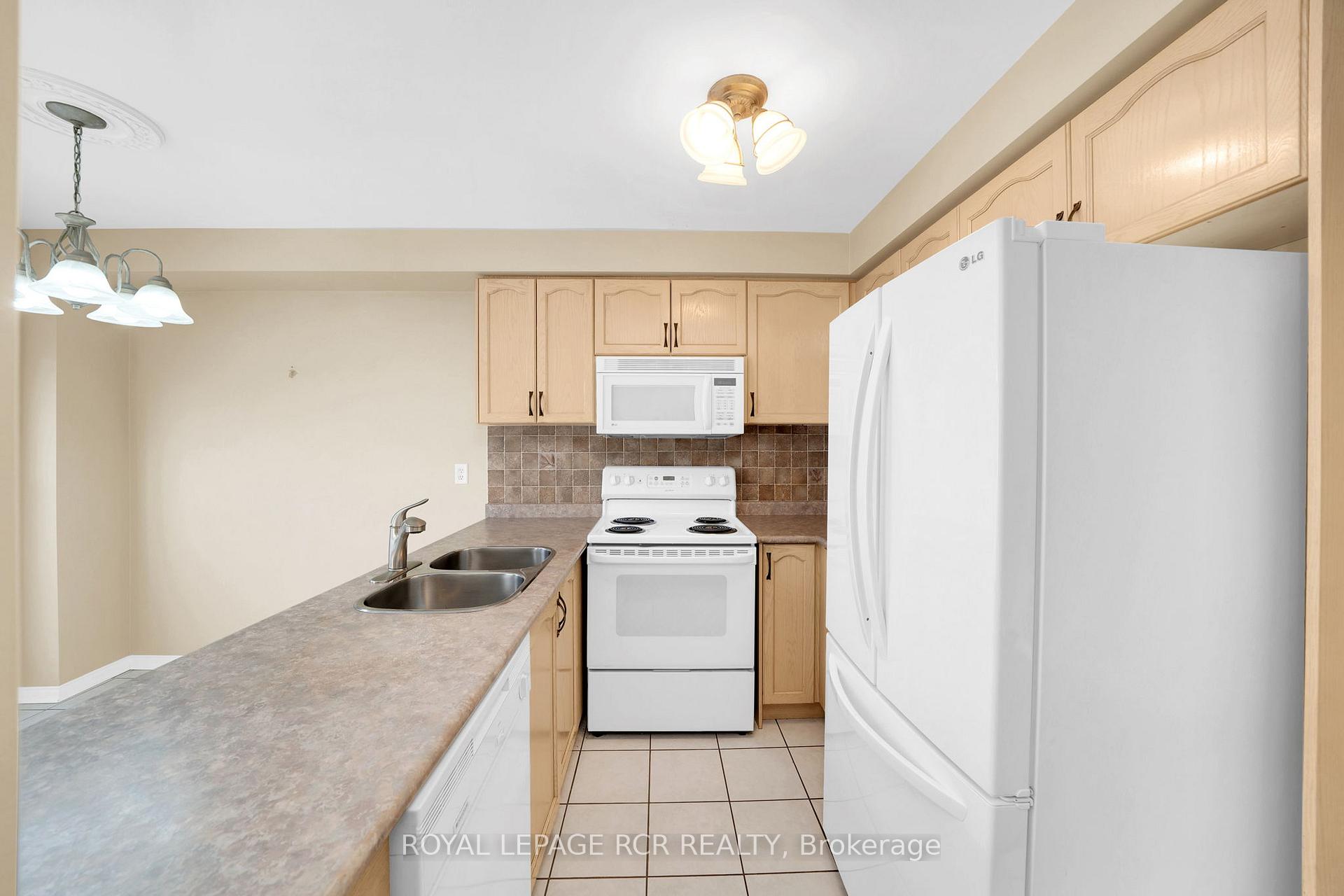 Photo 17 of 86 Wood Circle, Caledon, Bolton East — HOMEH