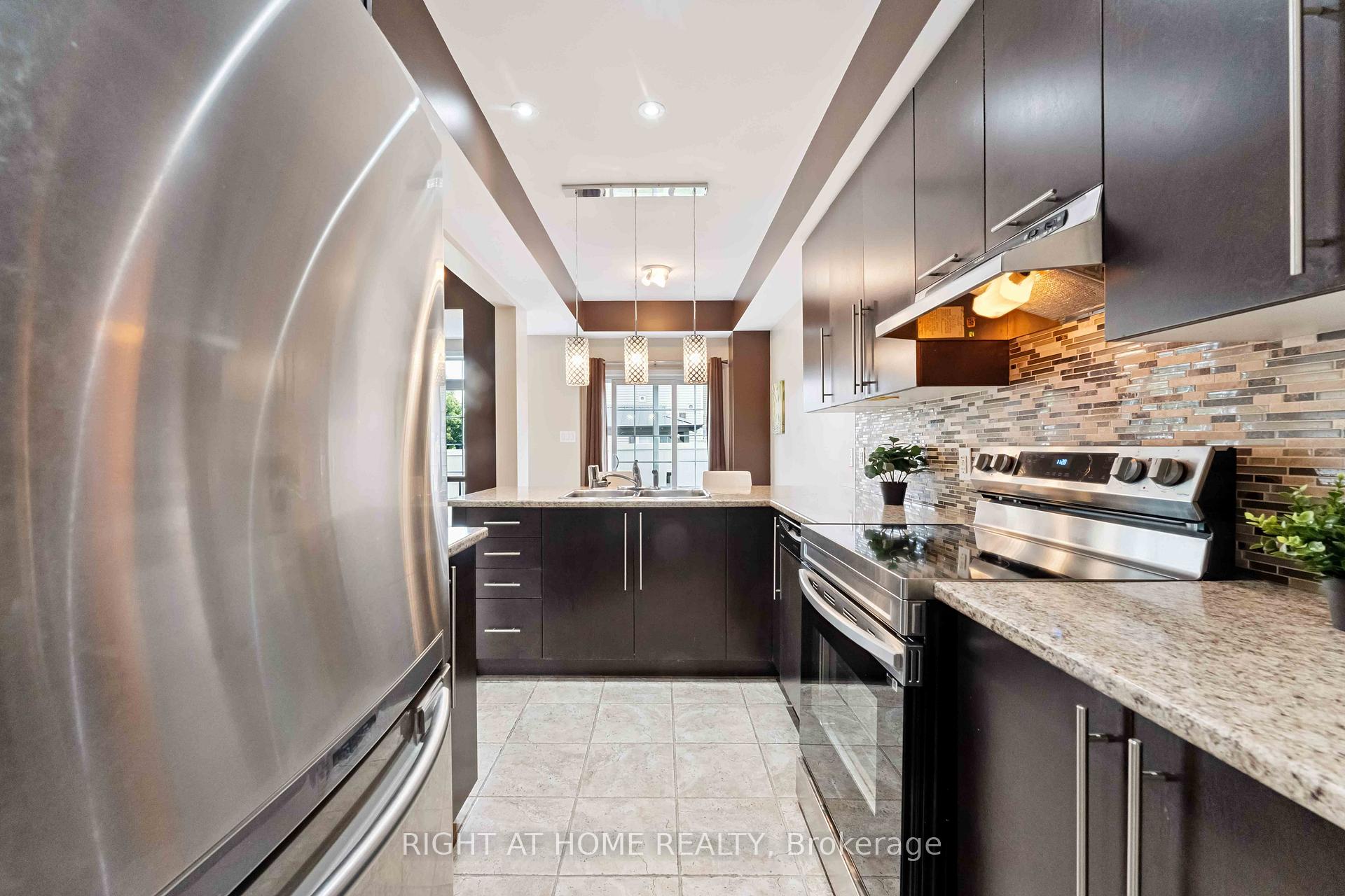 Photo 12 of 905 Caldermill Private, Ottawa, Barrhaven - Stonebridge — HOMEH