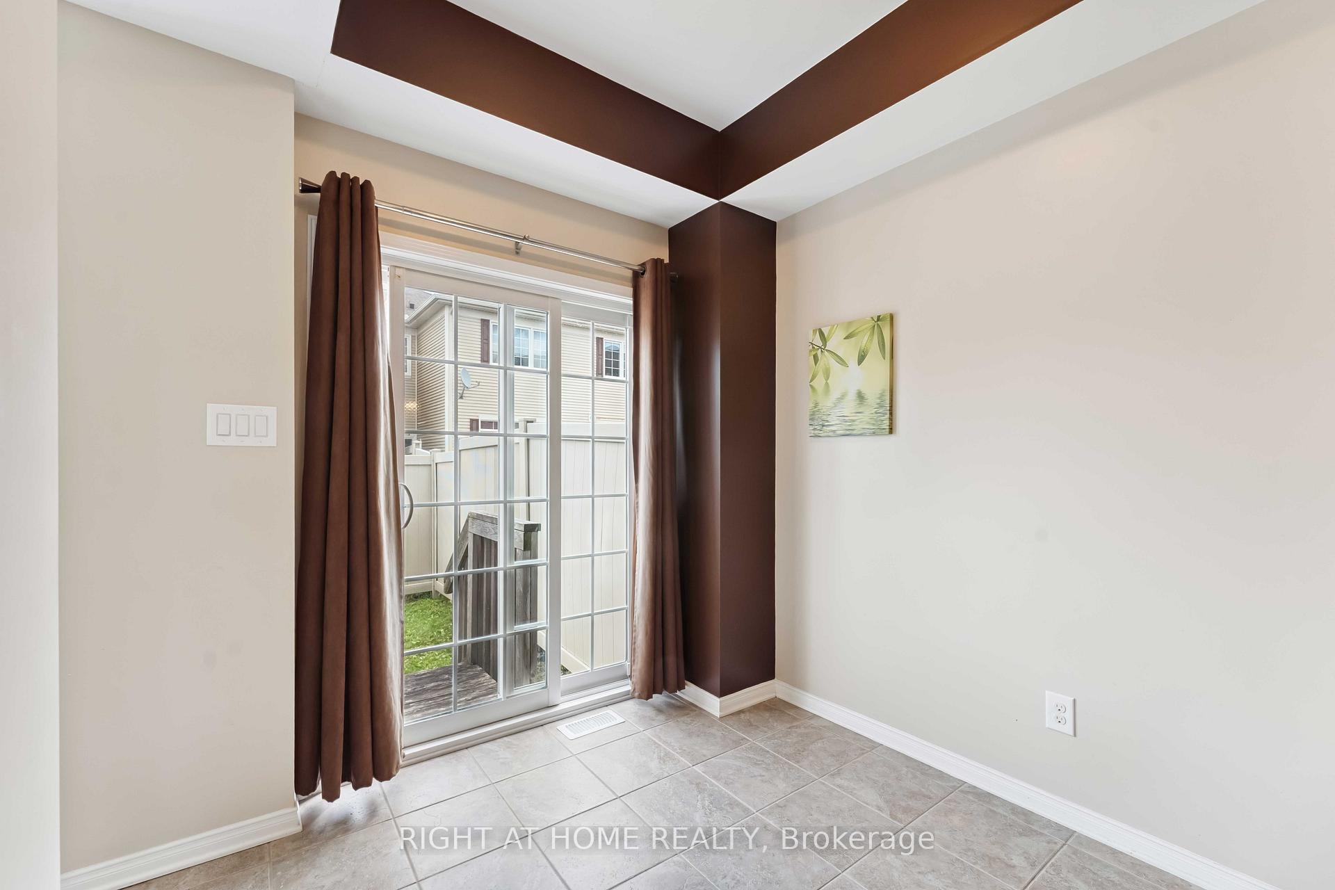 Photo 16 of 905 Caldermill Private, Ottawa, Barrhaven - Stonebridge — HOMEH