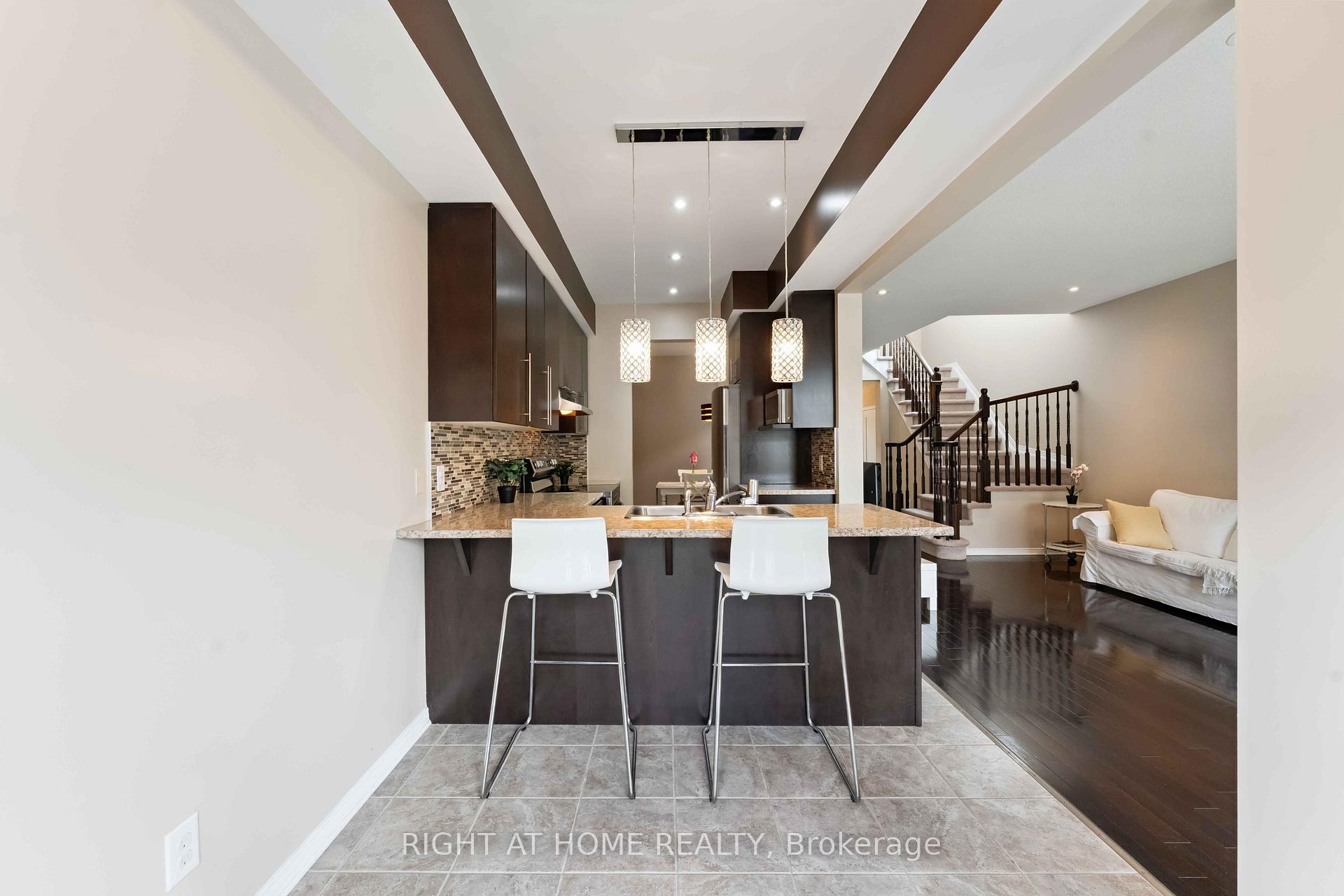 Photo 7 of 905 Caldermill Private, Ottawa, Barrhaven - Stonebridge — HOMEH