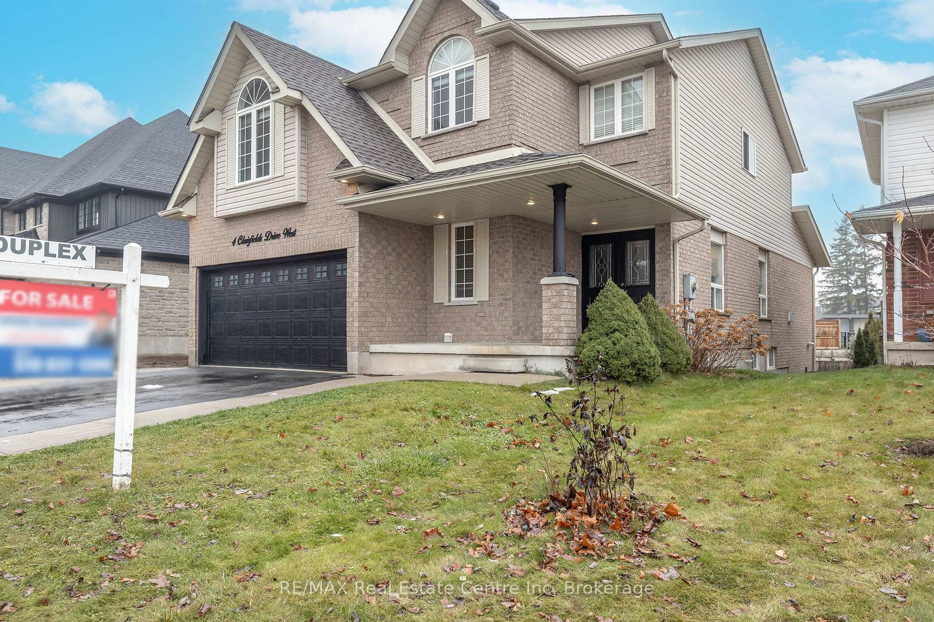 Photo 2 of 4 Clairfields Drive W, Guelph, Clairfields/Hanlon Business Park — HOMEH