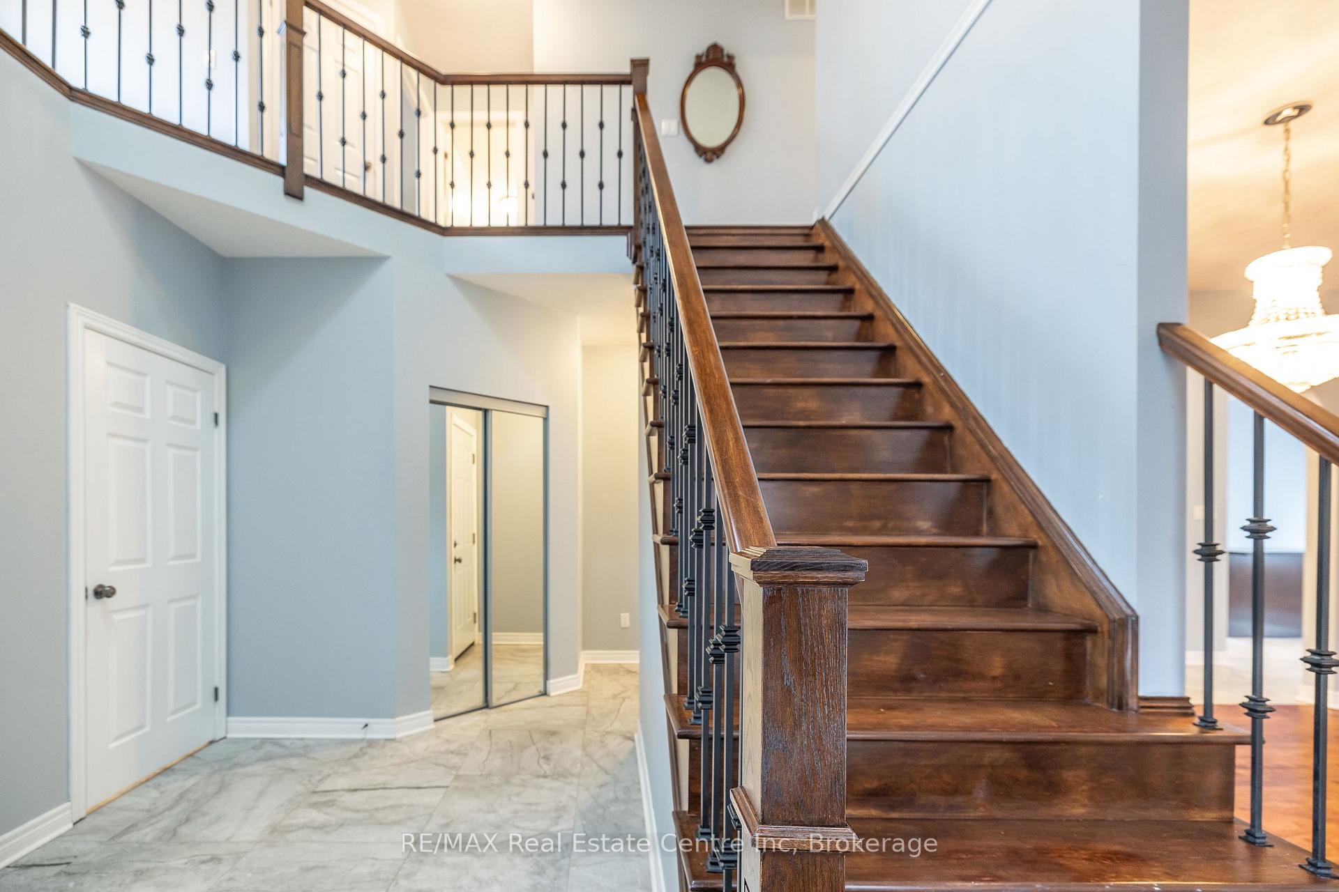 Photo 5 of 4 Clairfields Drive W, Guelph, Clairfields/Hanlon Business Park — HOMEH