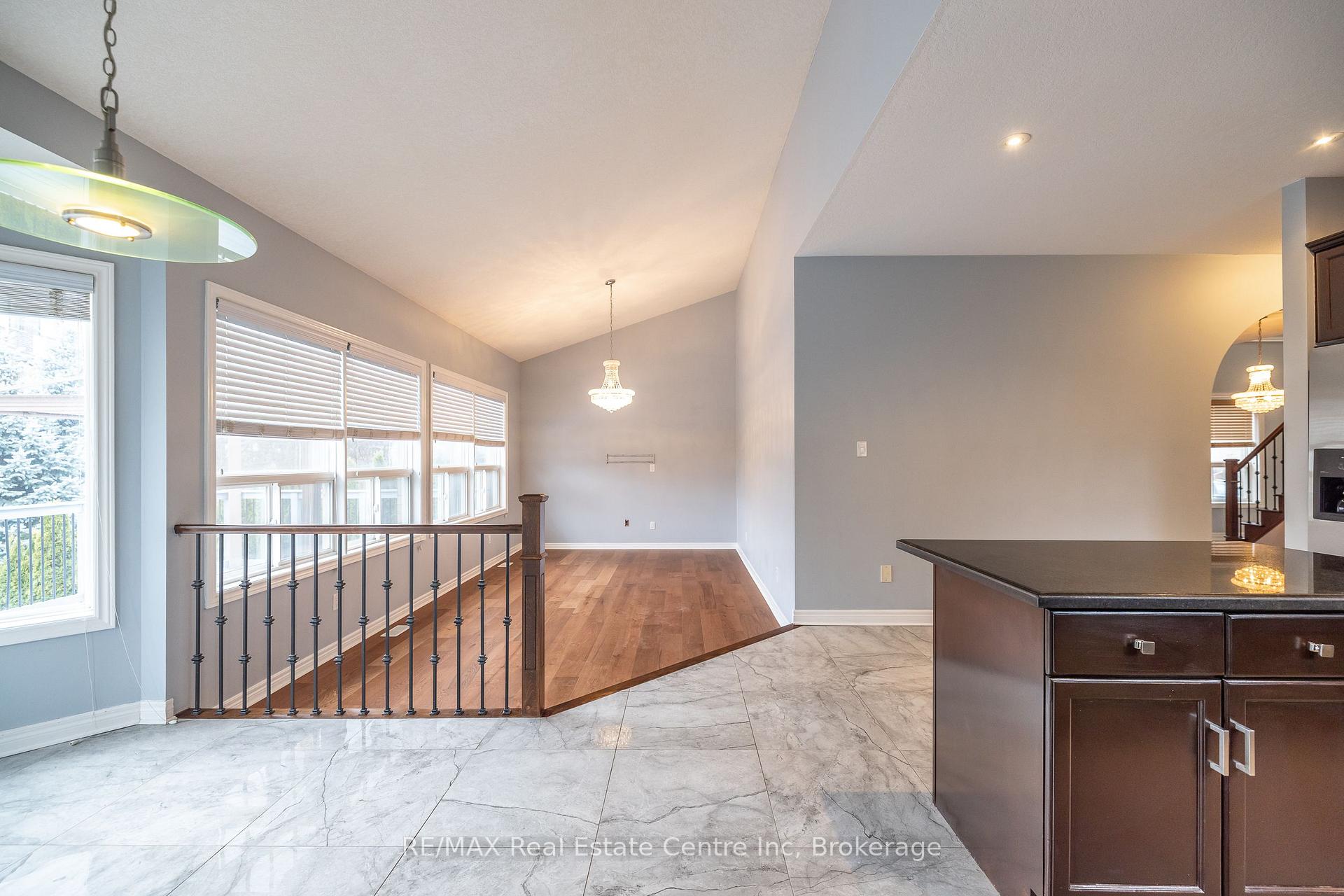 Photo 21 of 4 Clairfields Drive W, Guelph, Clairfields/Hanlon Business Park — HOMEH