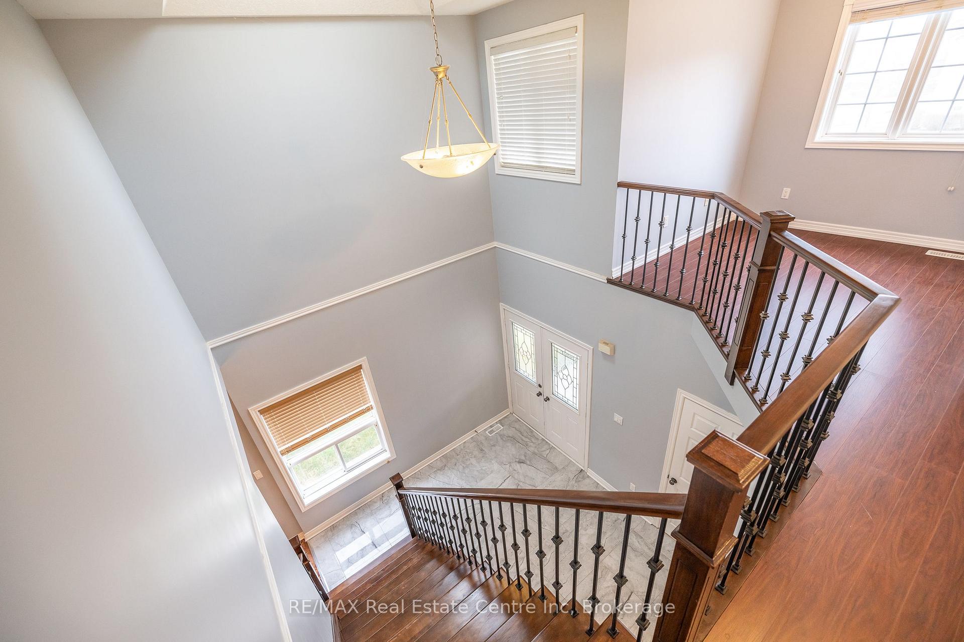 Photo 26 of 4 Clairfields Drive W, Guelph, Clairfields/Hanlon Business Park — HOMEH