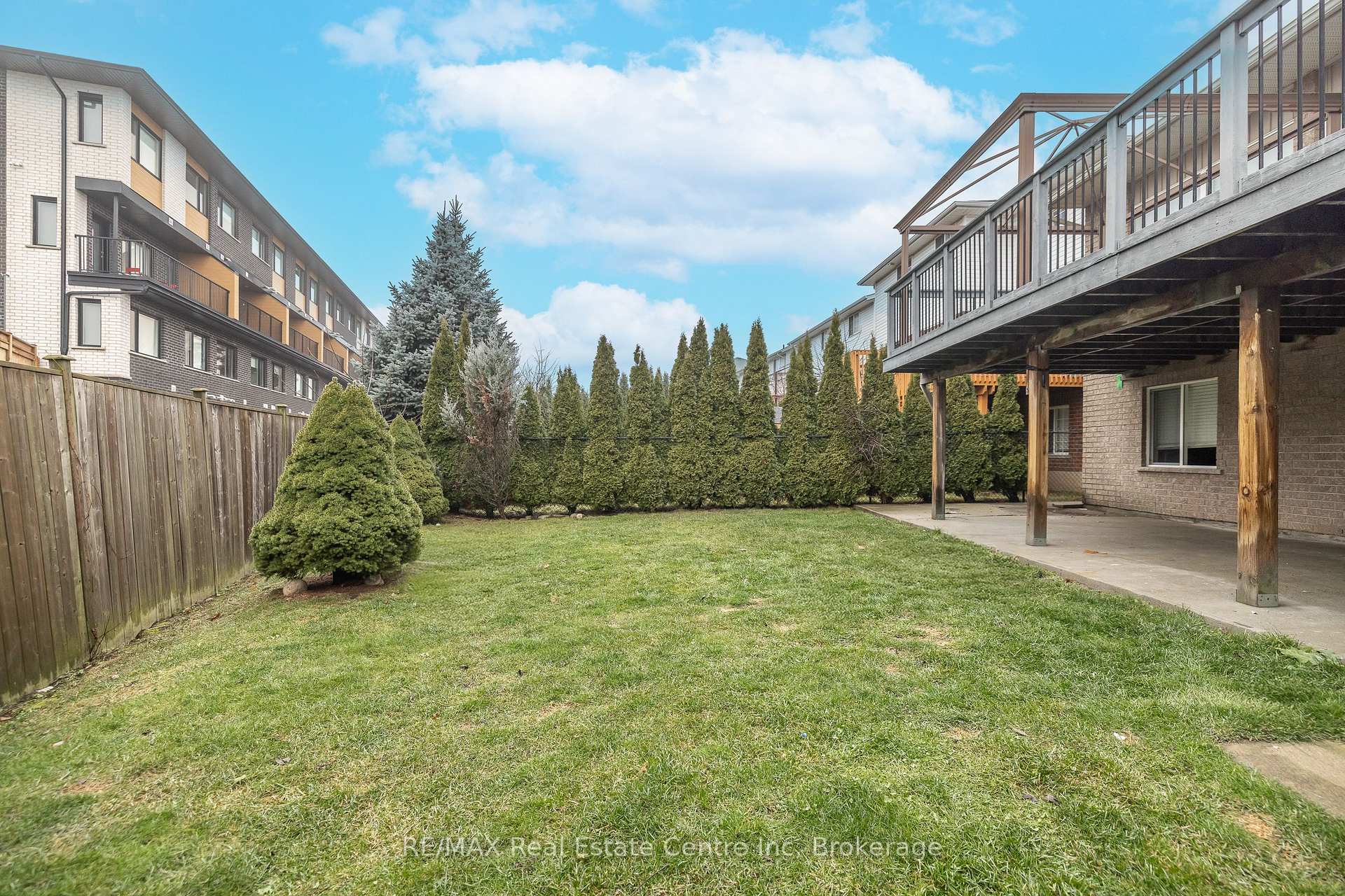 Photo 30 of 4 Clairfields Drive W, Guelph, Clairfields/Hanlon Business Park — HOMEH