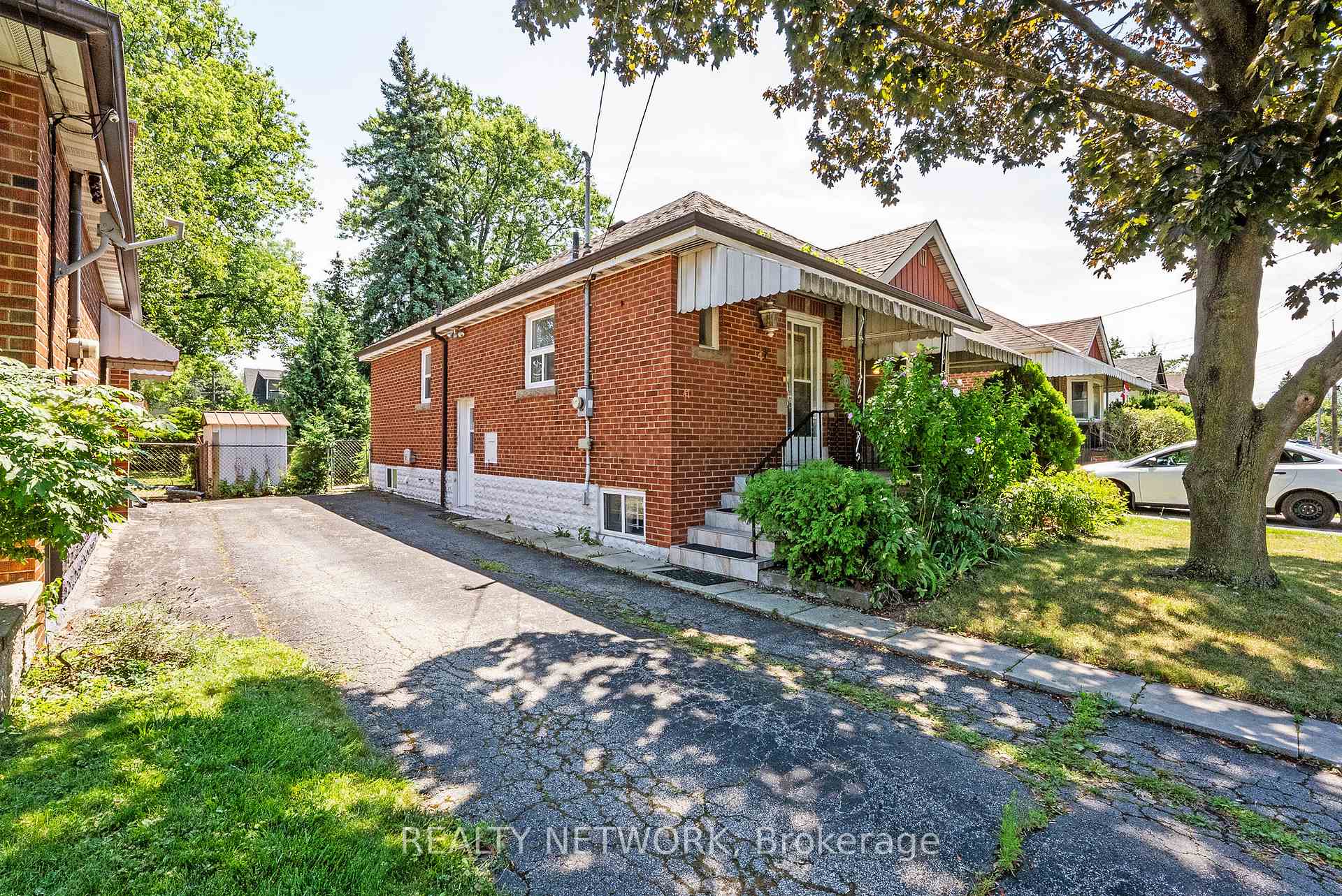 Photo 1 of 47 West 3rd Street, Hamilton, Bonnington — HOMEH