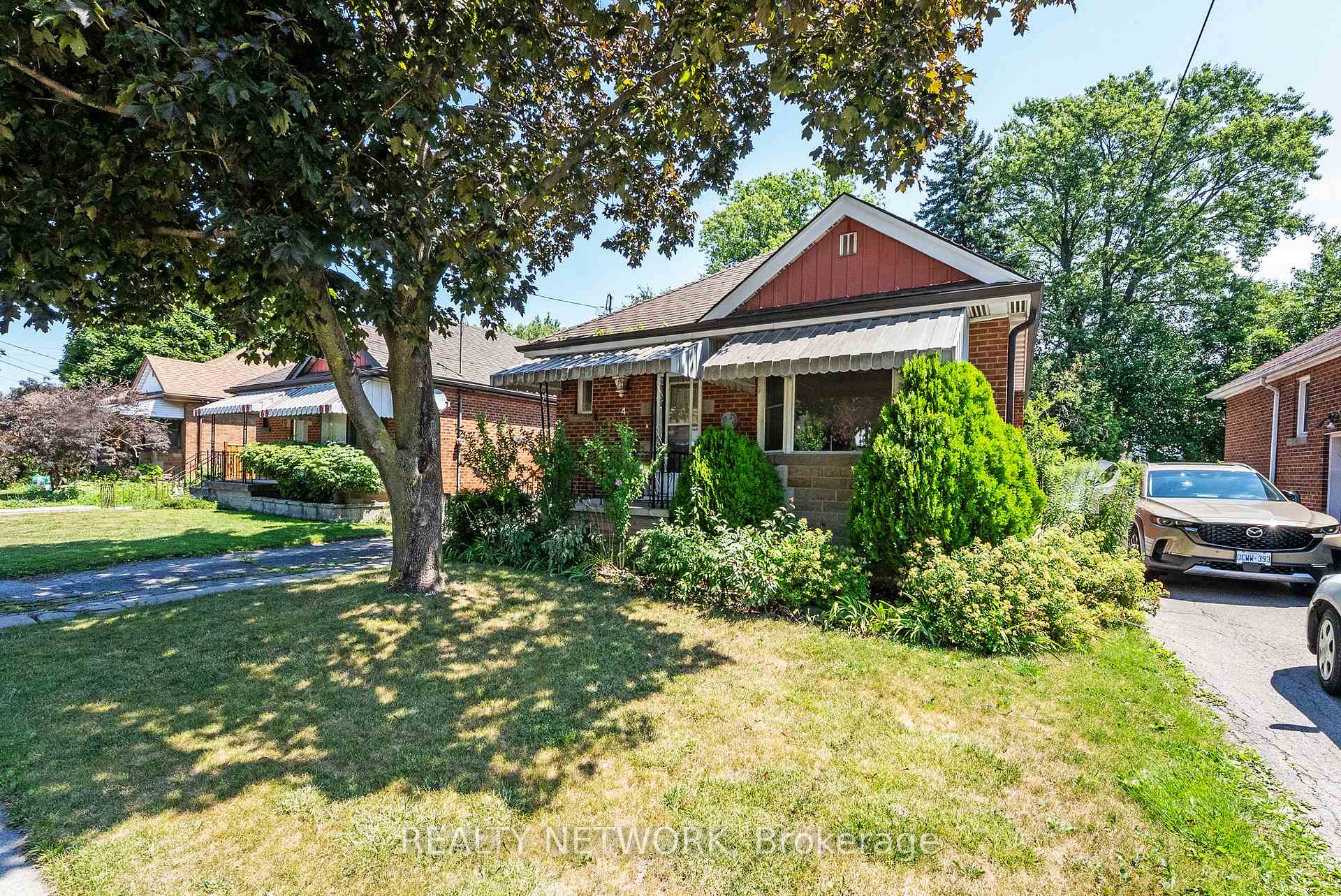Photo 3 of 47 West 3rd Street, Hamilton, Bonnington — HOMEH