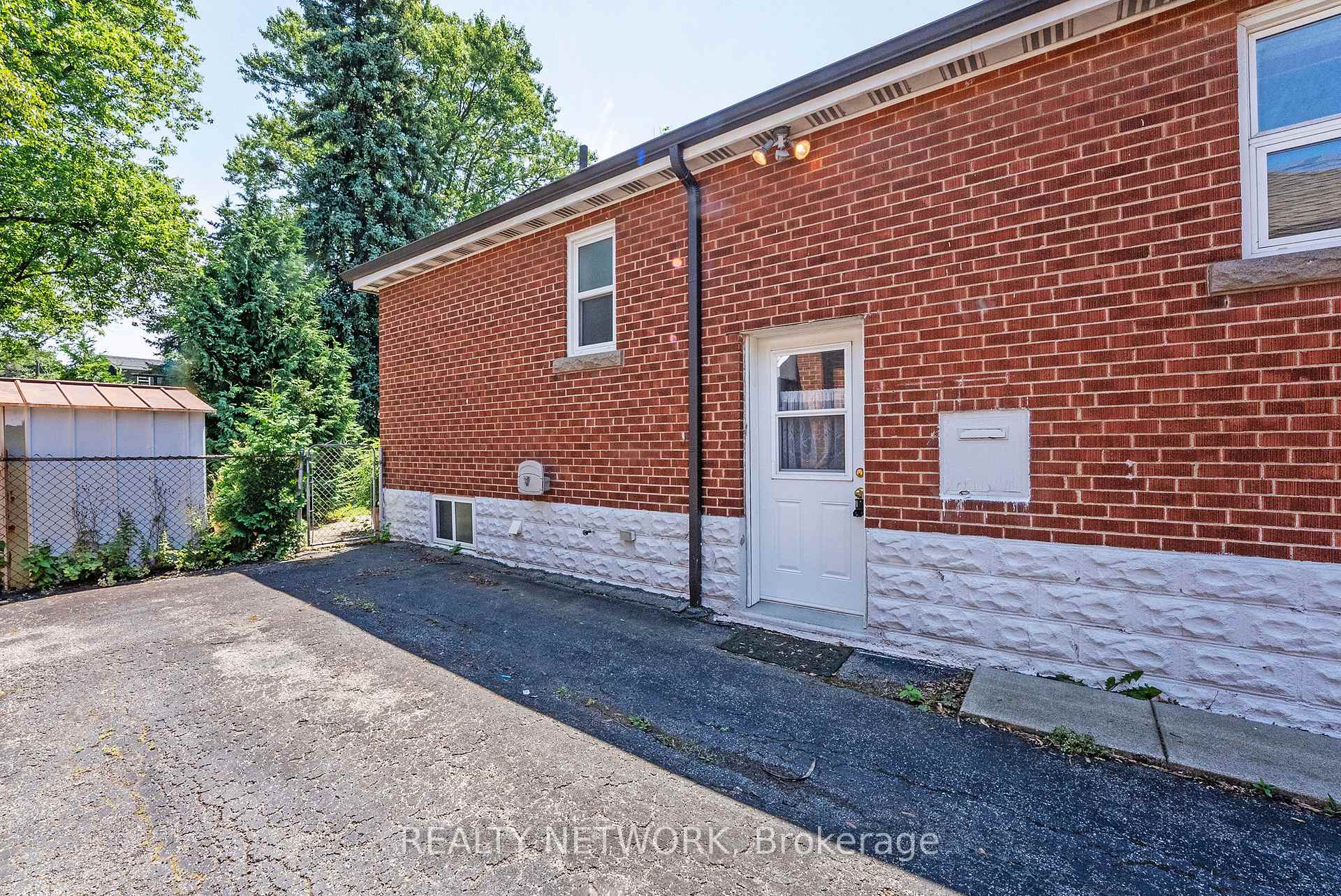 Photo 6 of 47 West 3rd Street, Hamilton, Bonnington — HOMEH