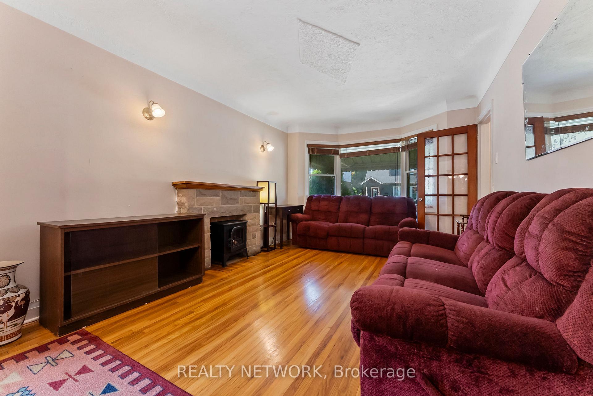 Photo 9 of 47 West 3rd Street, Hamilton, Bonnington — HOMEH