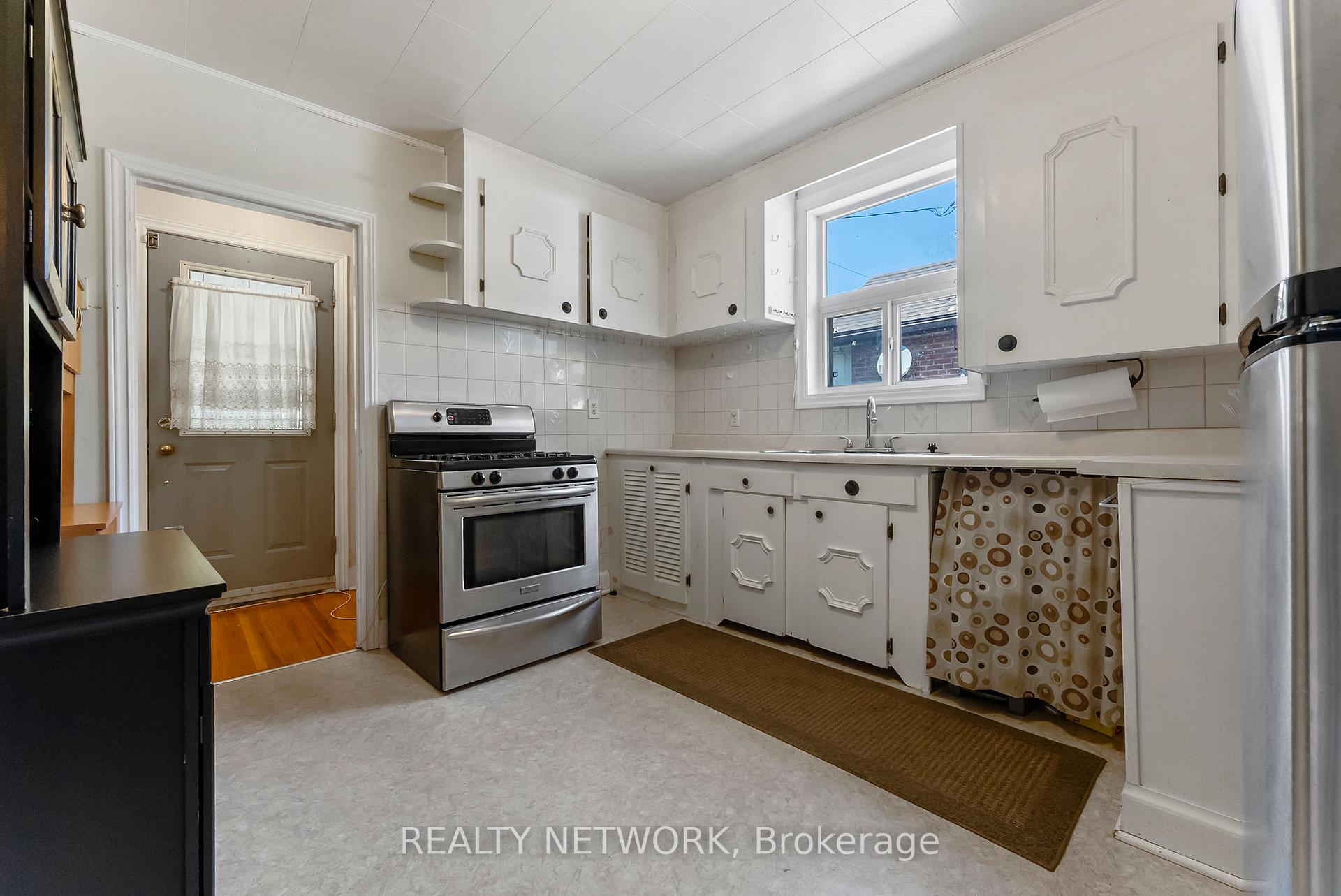 Photo 14 of 47 West 3rd Street, Hamilton, Bonnington — HOMEH