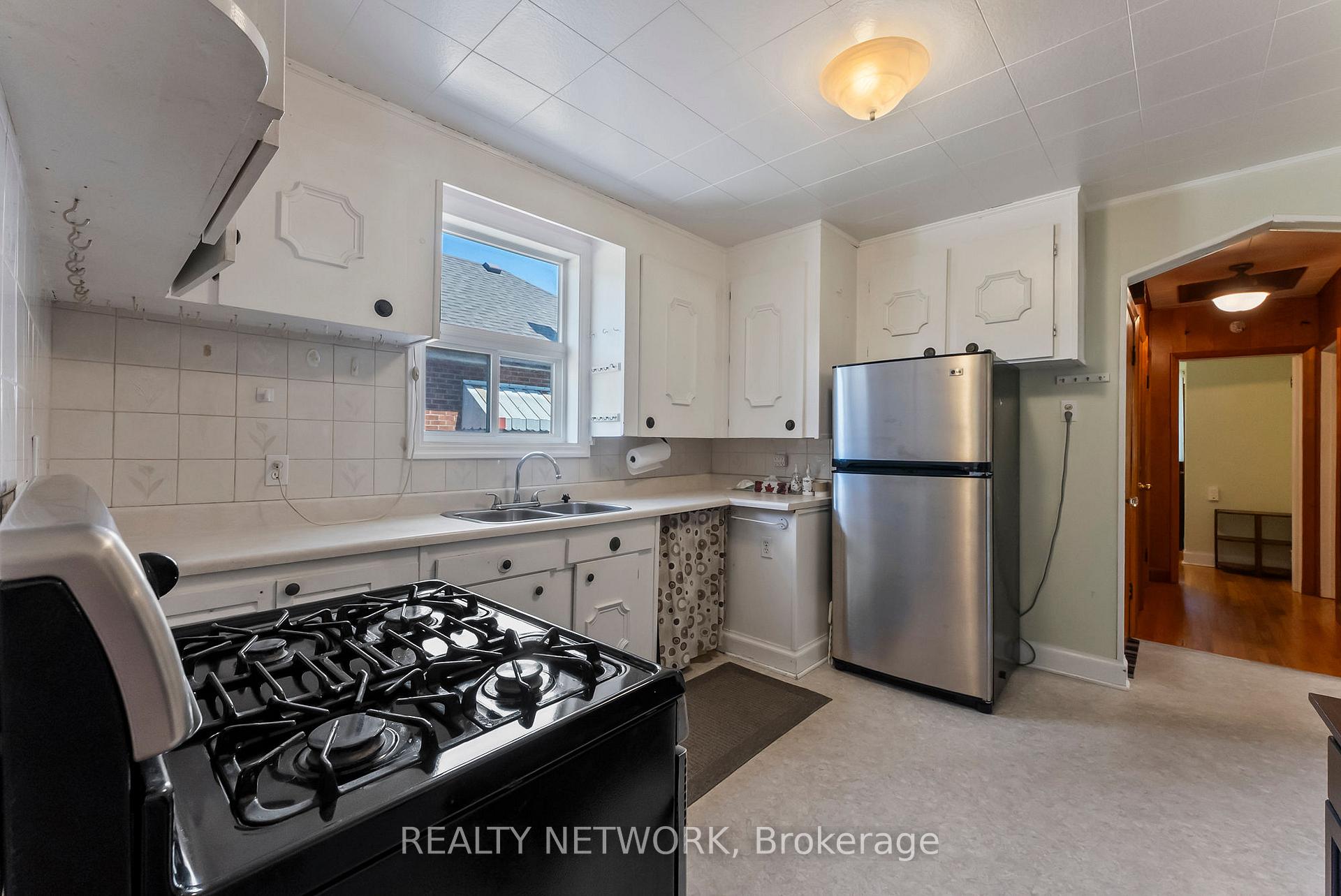 Photo 15 of 47 West 3rd Street, Hamilton, Bonnington — HOMEH