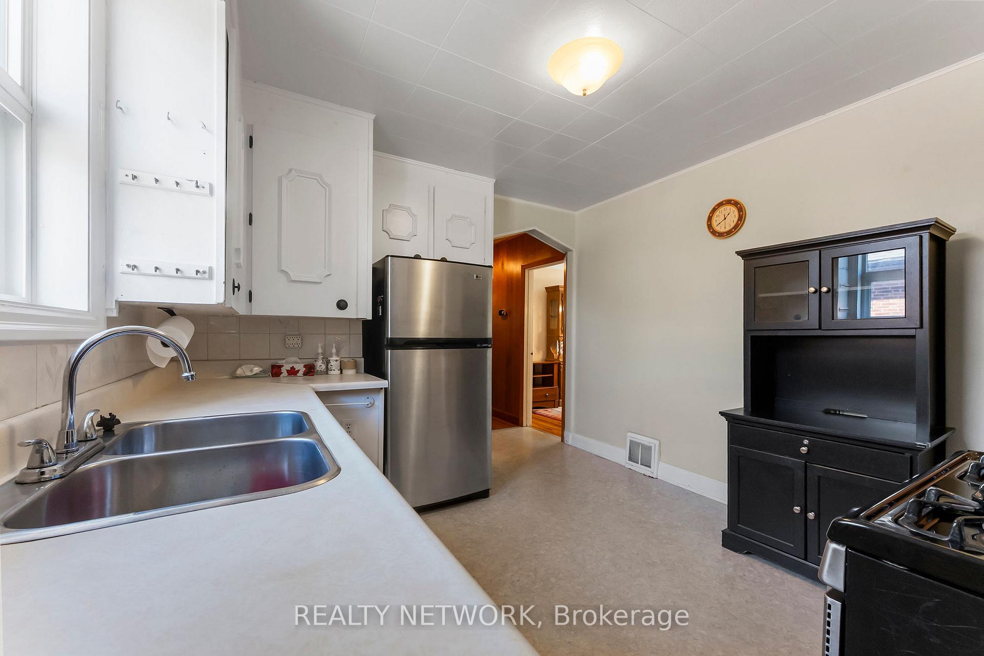 Photo 16 of 47 West 3rd Street, Hamilton, Bonnington — HOMEH