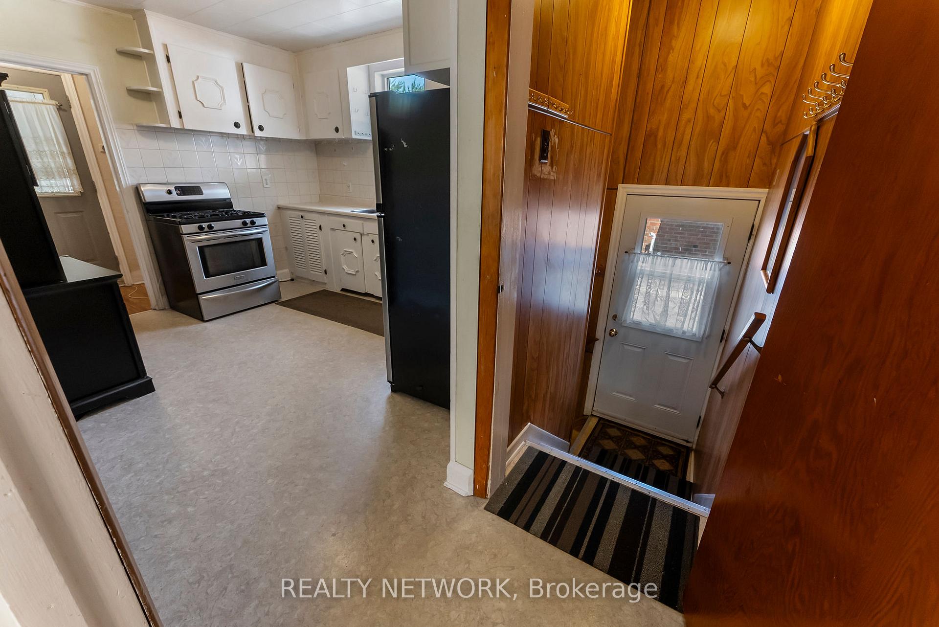 Photo 20 of 47 West 3rd Street, Hamilton, Bonnington — HOMEH