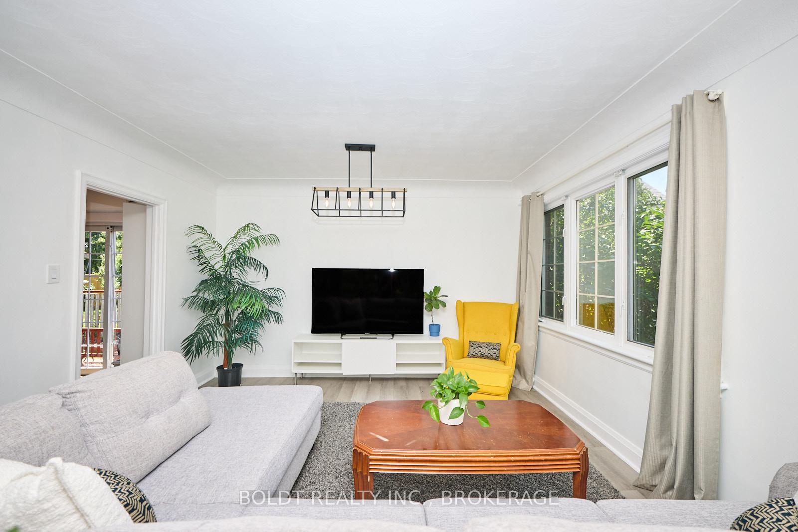 Photo 8 of 79 Felker Avenue, Hamilton, Stoney Creek — HOMEH