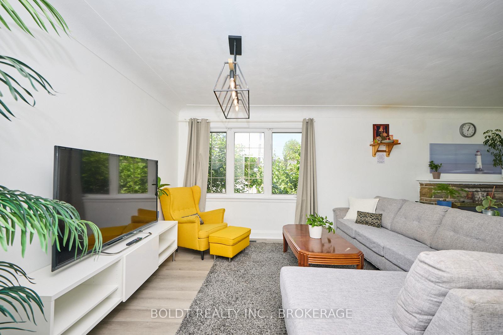 Photo 10 of 79 Felker Avenue, Hamilton, Stoney Creek — HOMEH