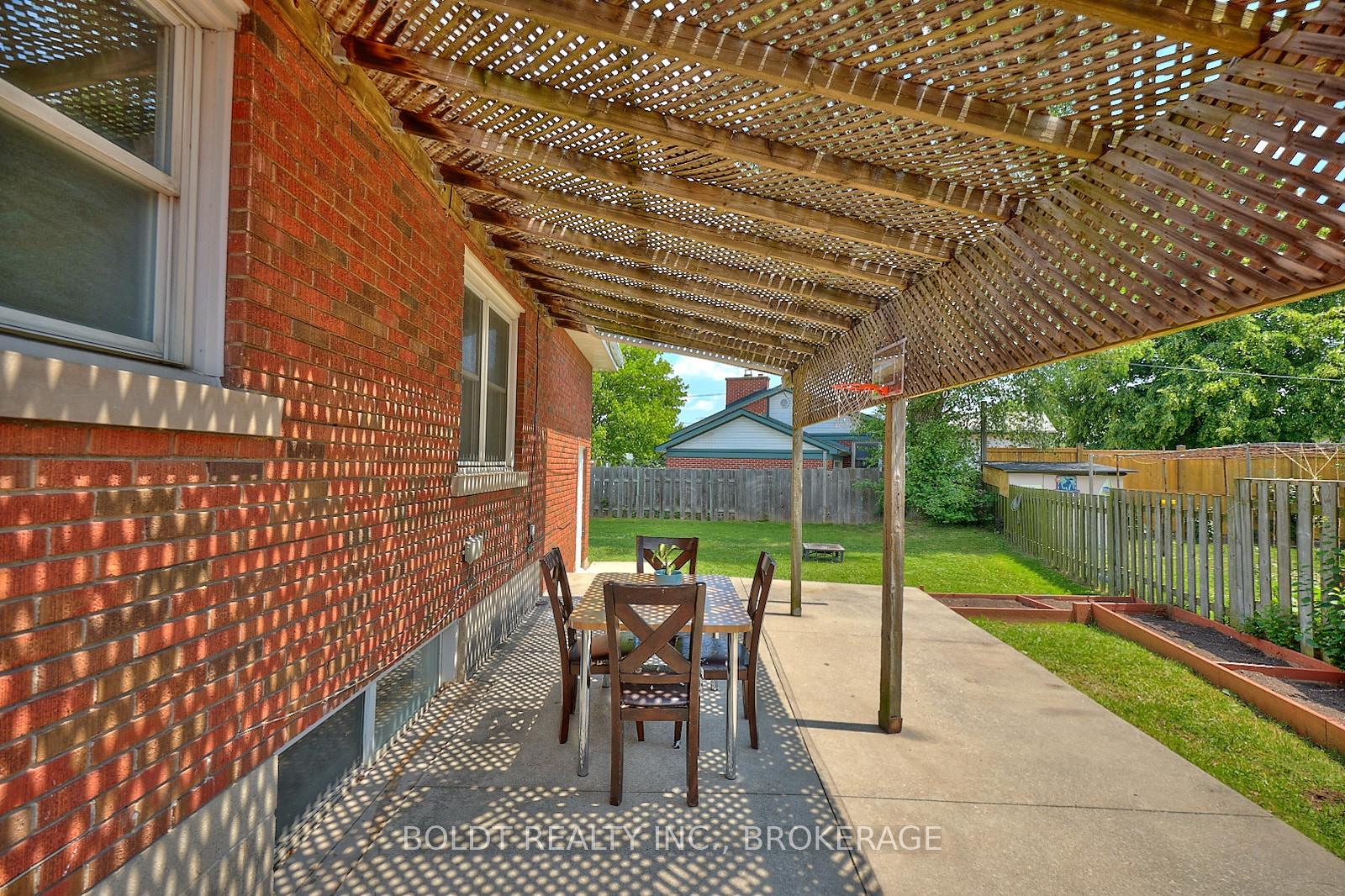 Photo 32 of 79 Felker Avenue, Hamilton, Stoney Creek — HOMEH