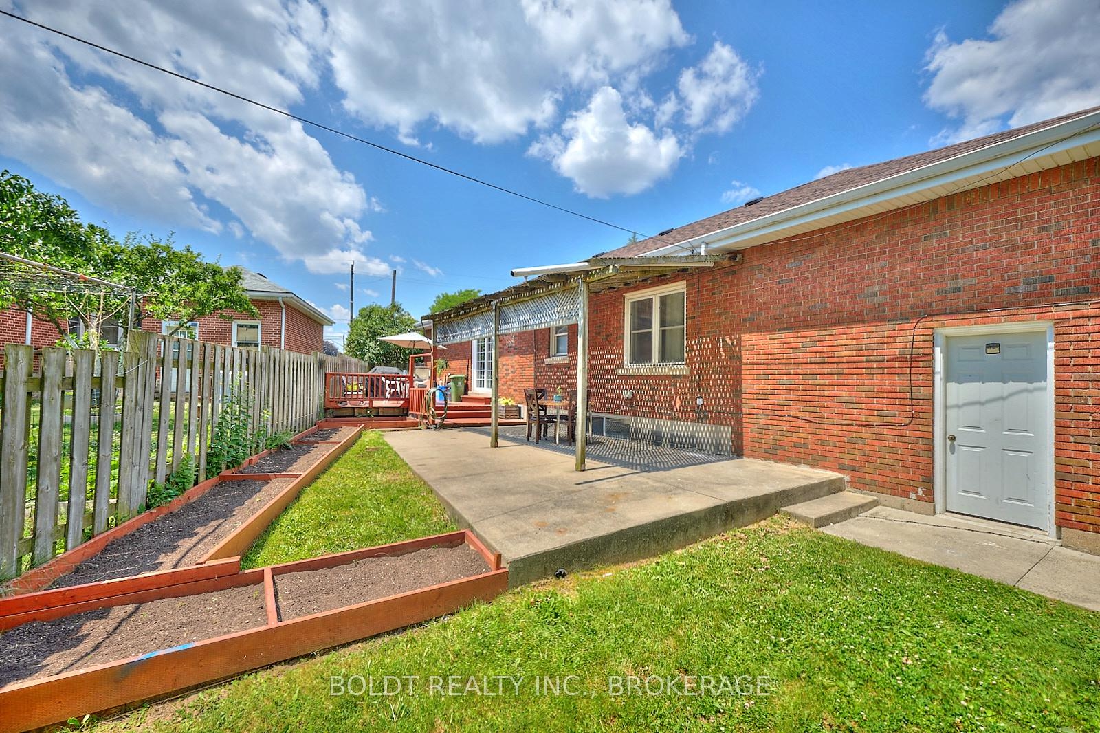 Photo 34 of 79 Felker Avenue, Hamilton, Stoney Creek — HOMEH