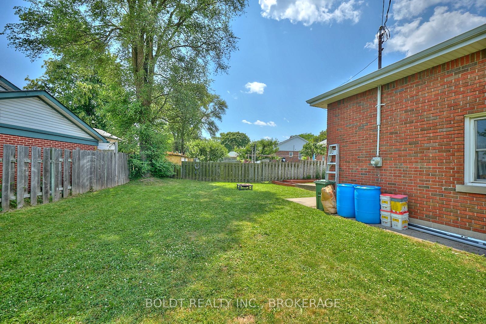 Photo 35 of 79 Felker Avenue, Hamilton, Stoney Creek — HOMEH