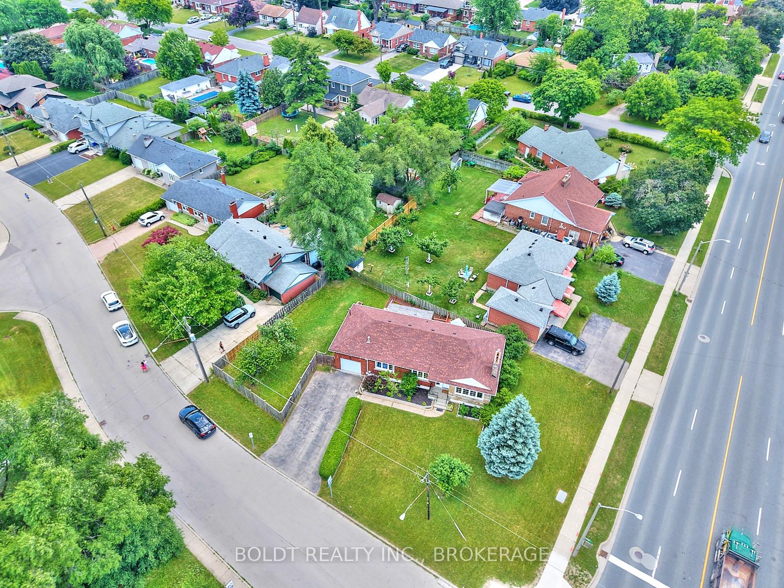 Photo 36 of 79 Felker Avenue, Hamilton, Stoney Creek — HOMEH