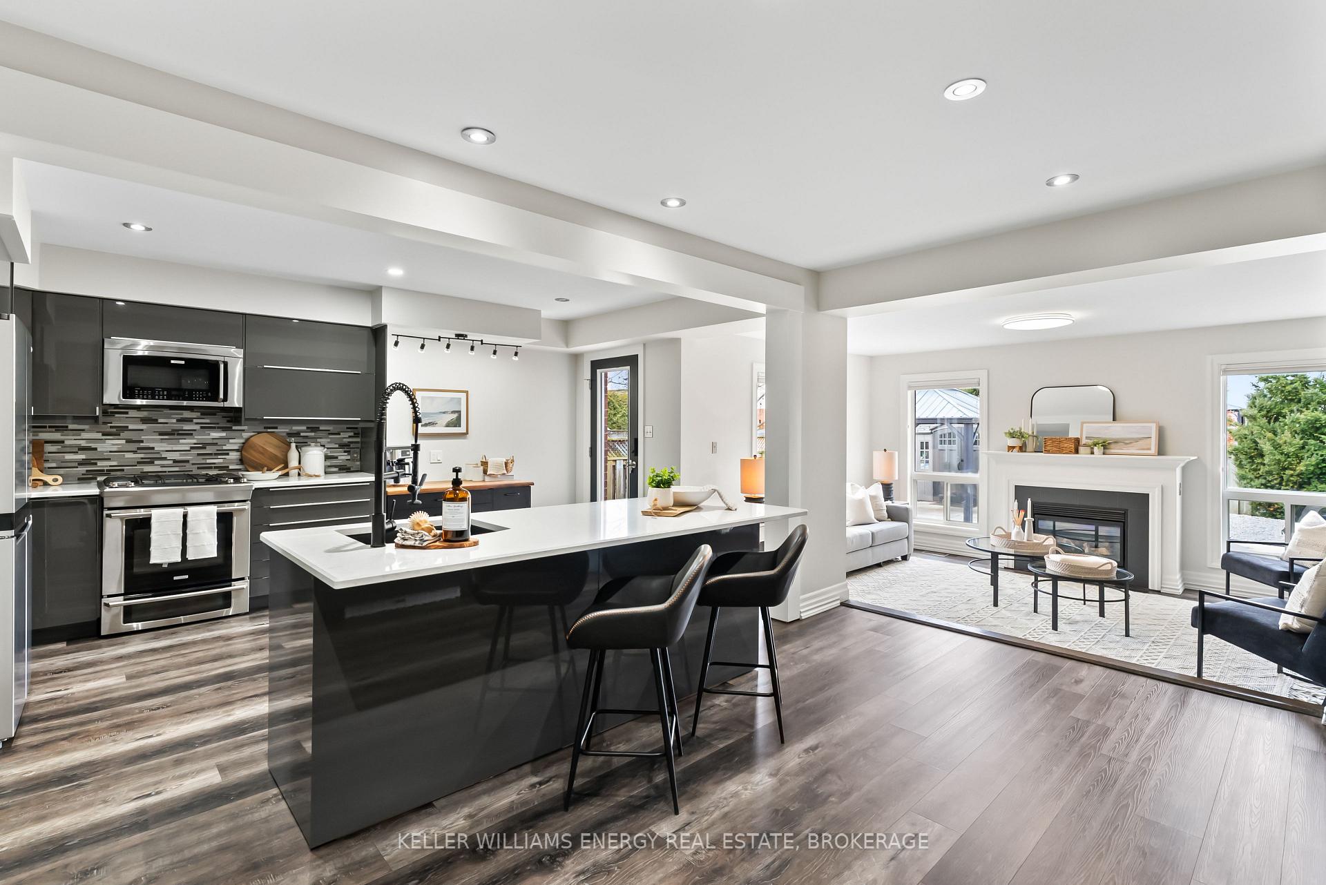 Photo 4 of 81 Farncomb Crescent, Clarington, Bowmanville — HOMEH