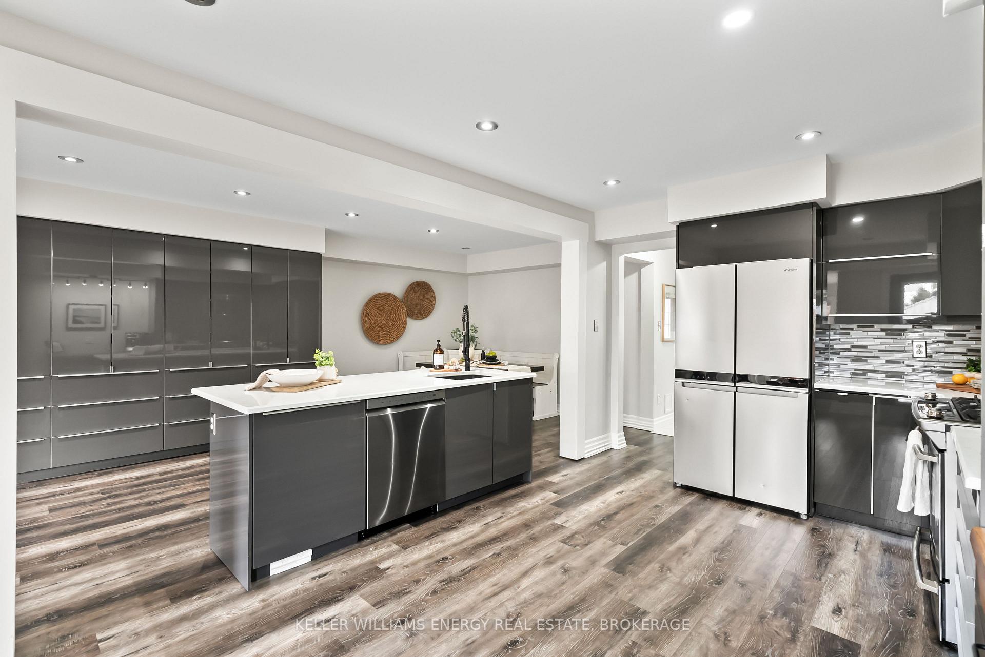 Photo 8 of 81 Farncomb Crescent, Clarington, Bowmanville — HOMEH