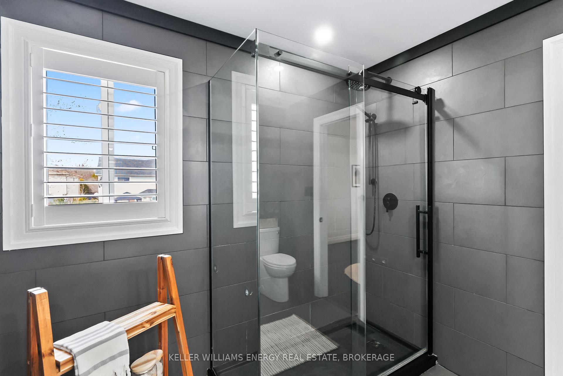 Photo 22 of 81 Farncomb Crescent, Clarington, Bowmanville — HOMEH