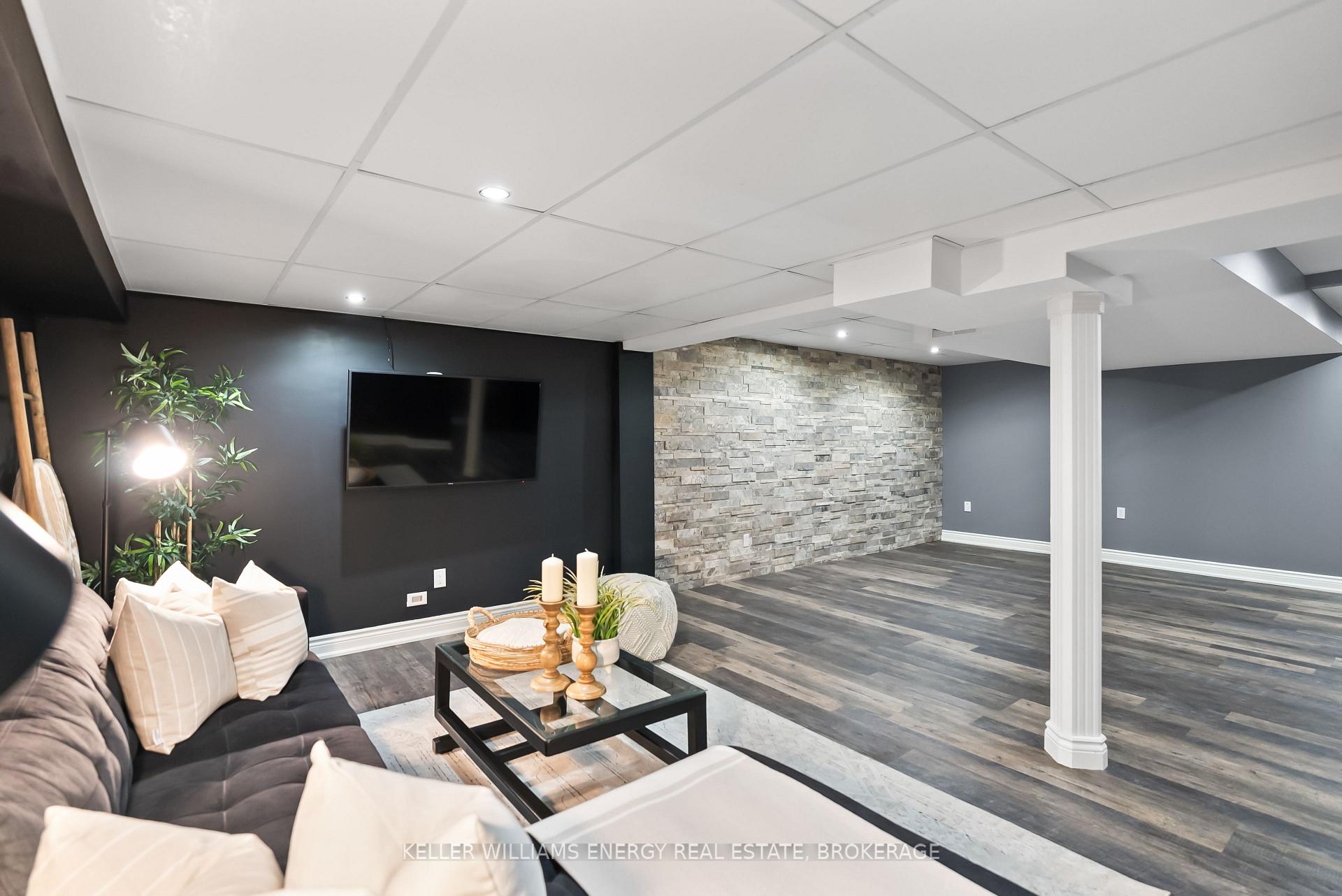 Photo 32 of 81 Farncomb Crescent, Clarington, Bowmanville — HOMEH