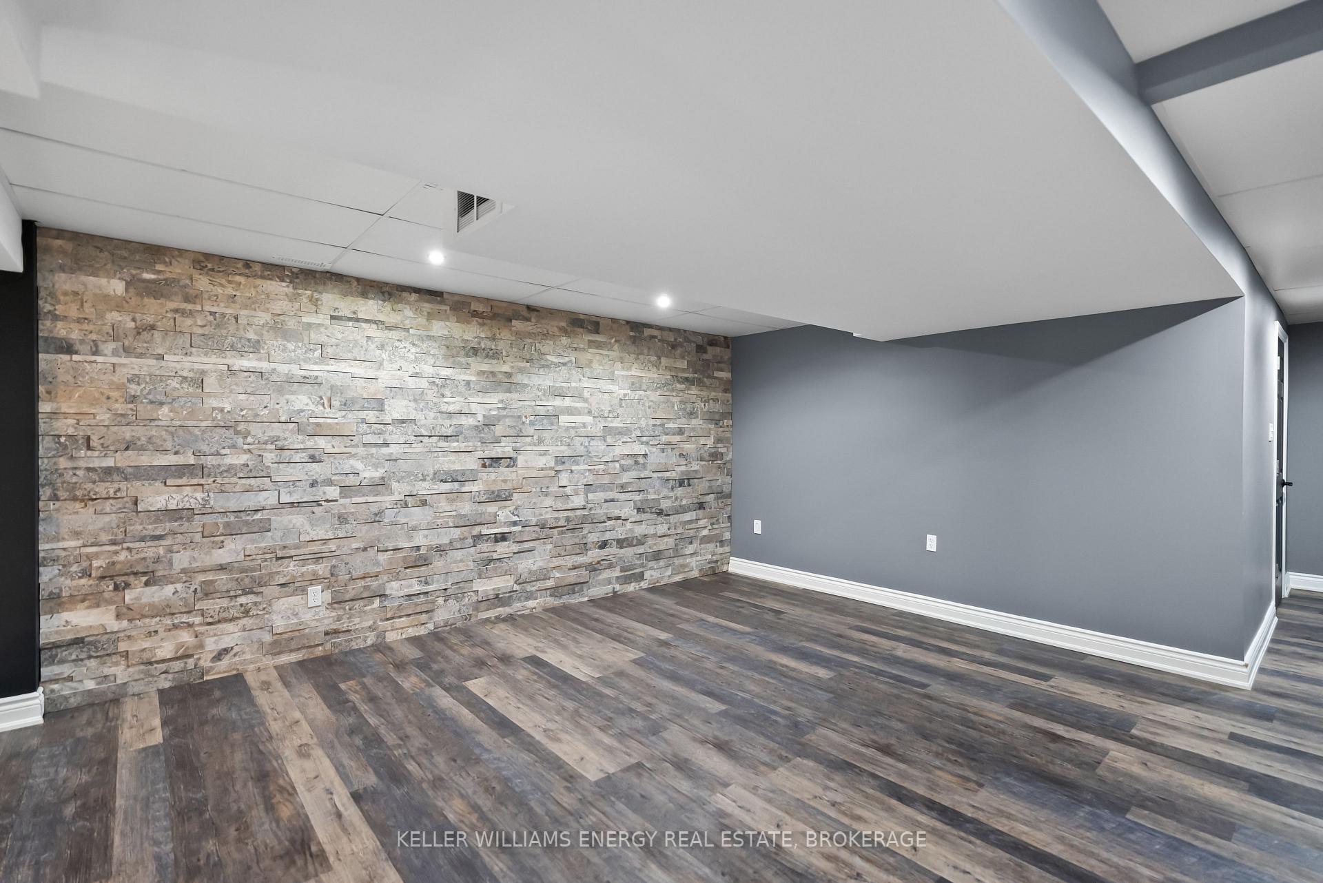 Photo 33 of 81 Farncomb Crescent, Clarington, Bowmanville — HOMEH