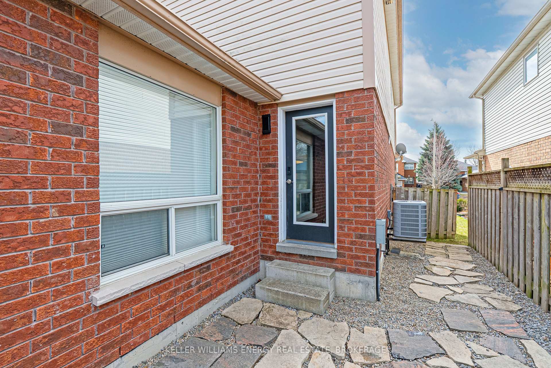 Photo 36 of 81 Farncomb Crescent, Clarington, Bowmanville — HOMEH
