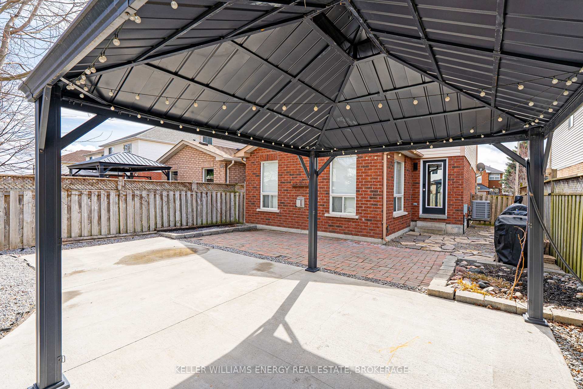Photo 37 of 81 Farncomb Crescent, Clarington, Bowmanville — HOMEH
