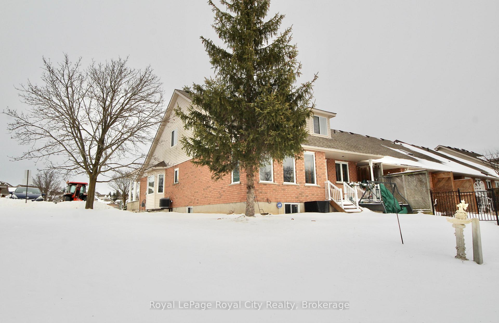 Photo 2 of 27 Somerset Glen S, Guelph, Kortright West — HOMEH