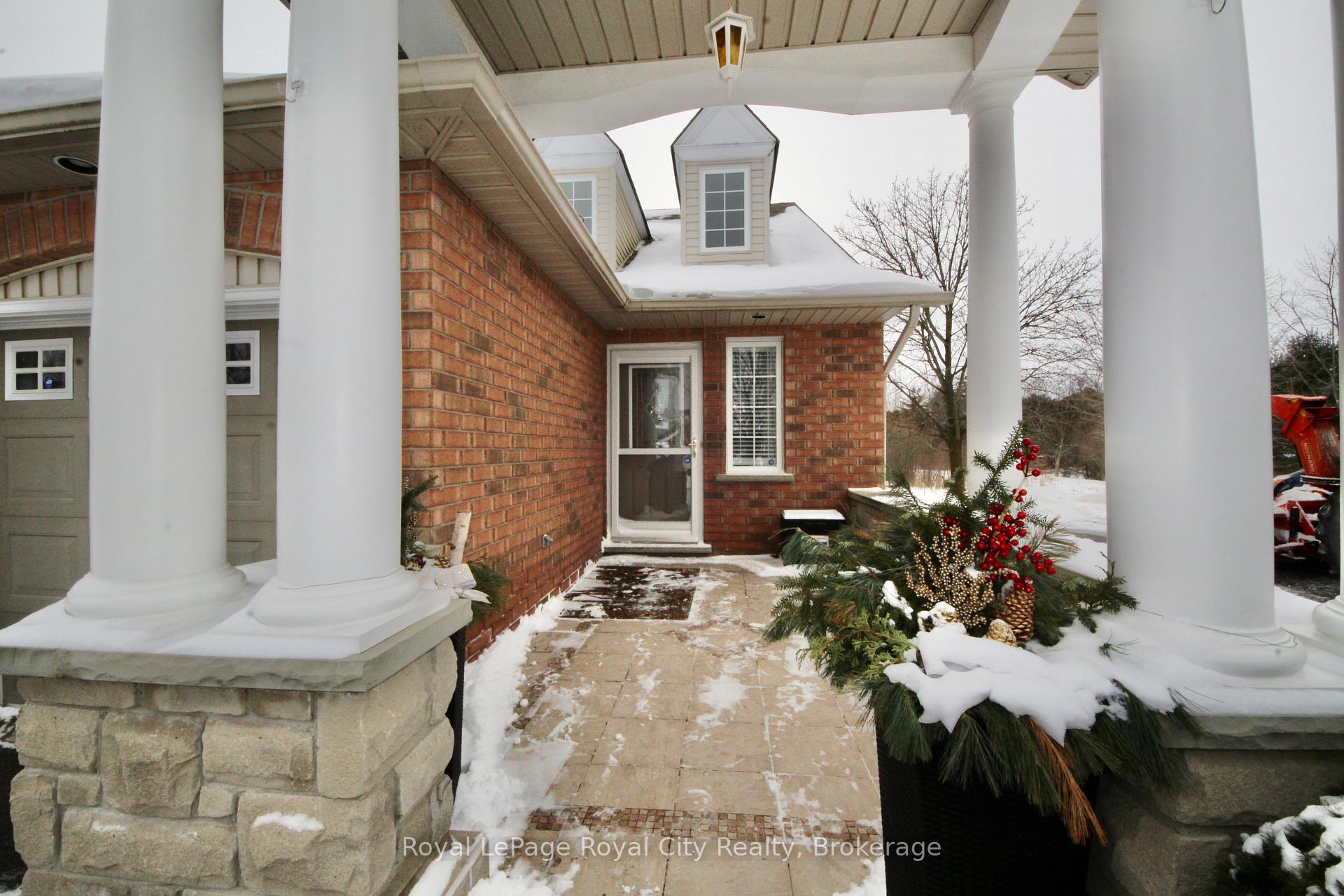 Photo 3 of 27 Somerset Glen S, Guelph, Kortright West — HOMEH