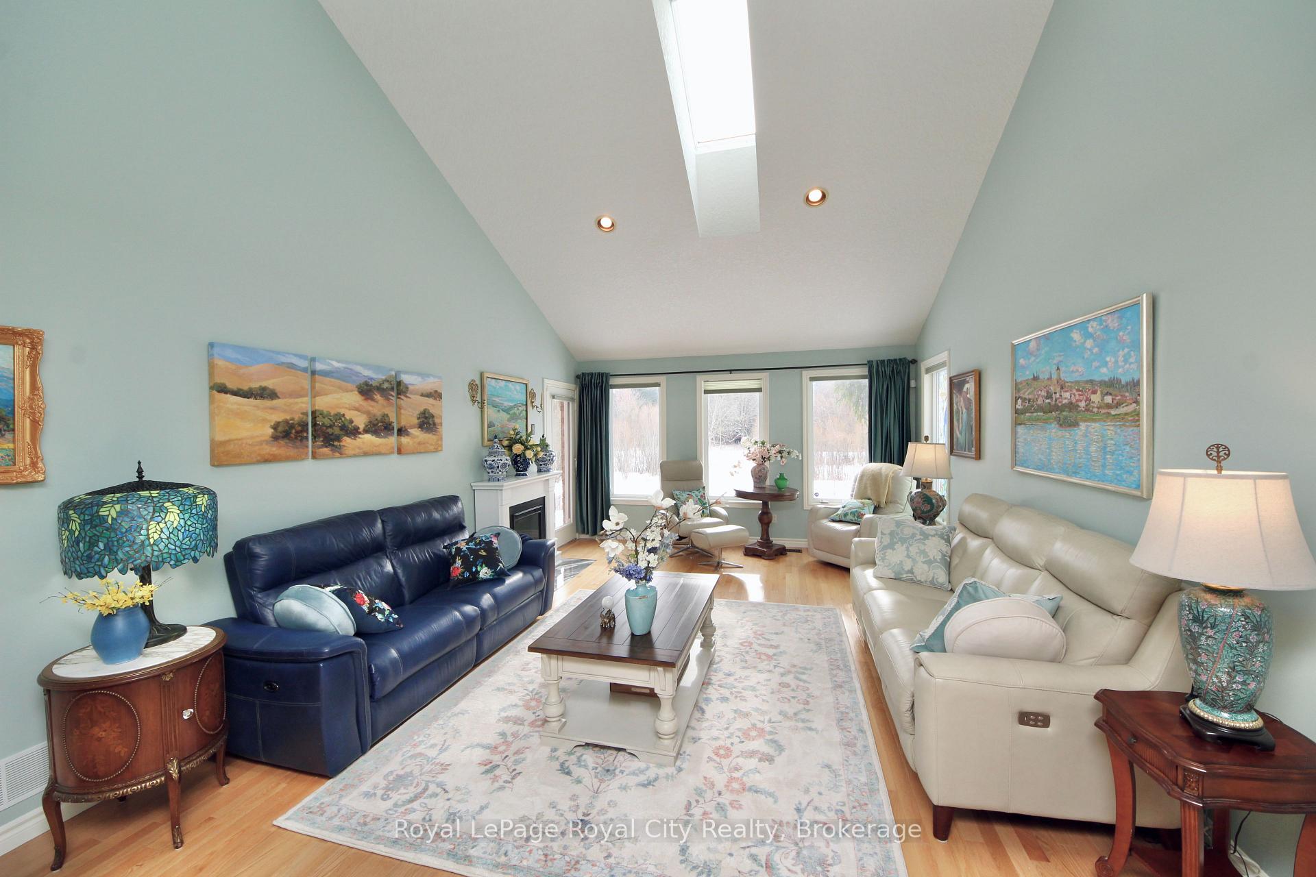 Photo 9 of 27 Somerset Glen S, Guelph, Kortright West — HOMEH