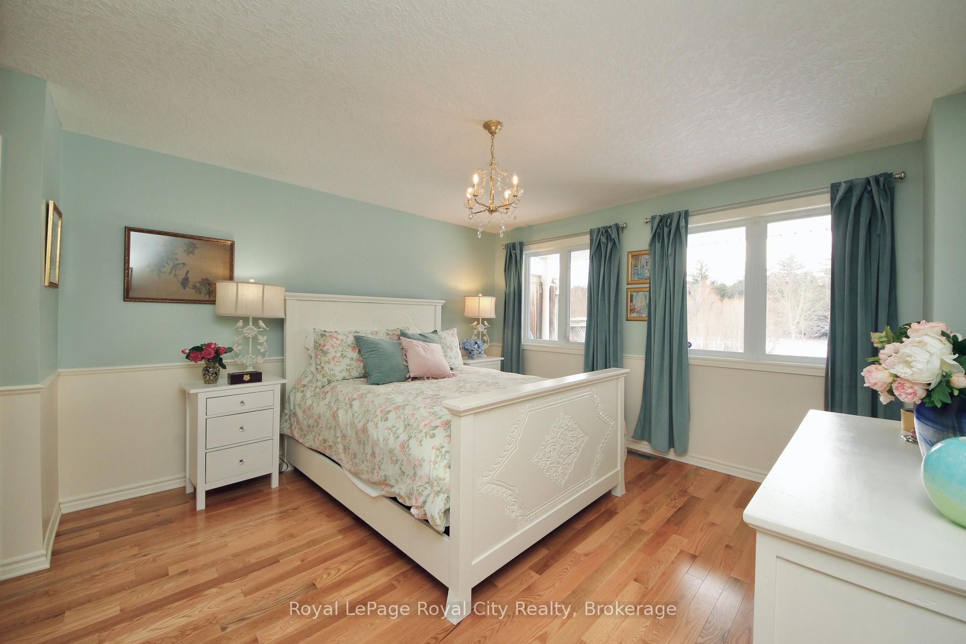 Photo 19 of 27 Somerset Glen S, Guelph, Kortright West — HOMEH