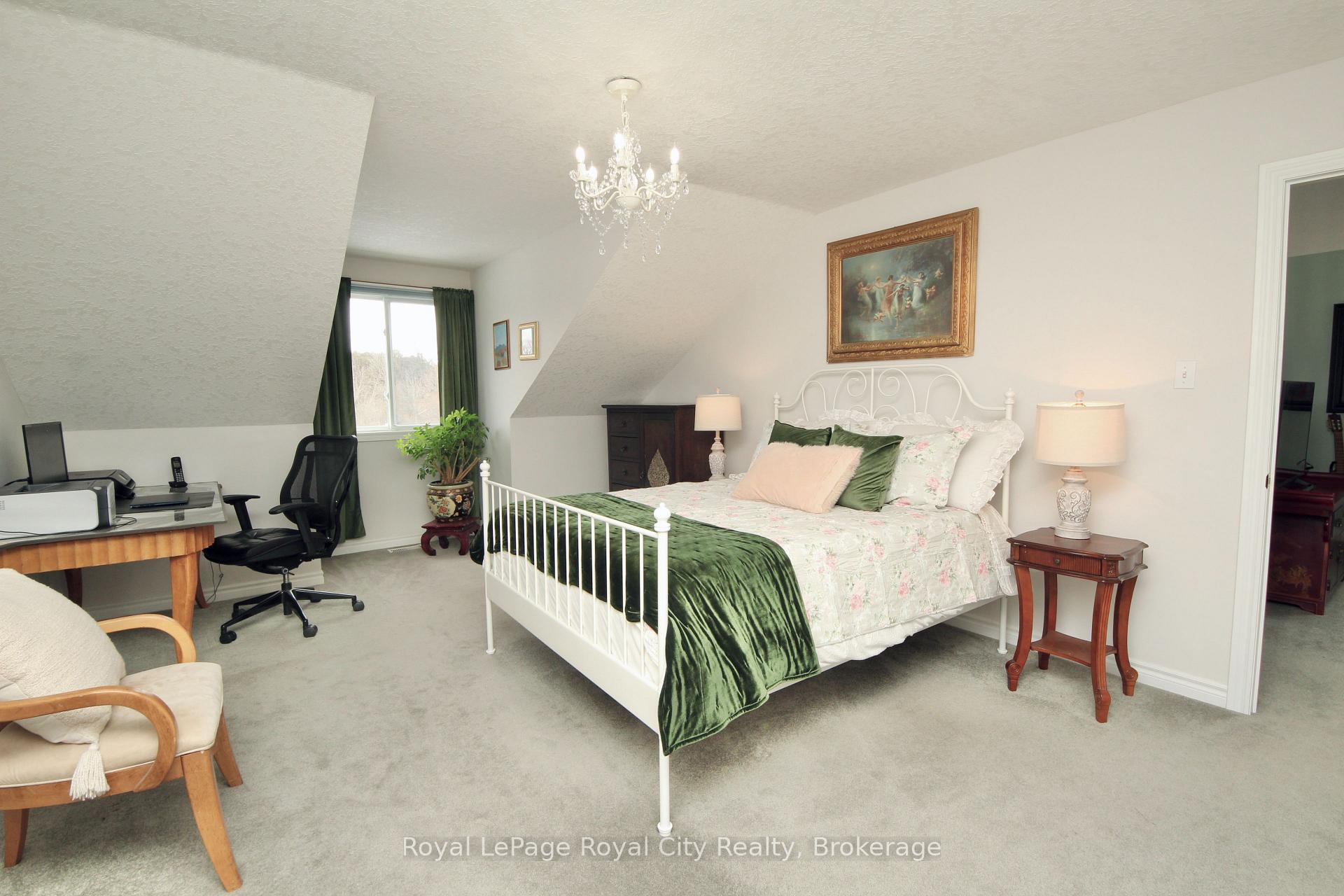 Photo 29 of 27 Somerset Glen S, Guelph, Kortright West — HOMEH