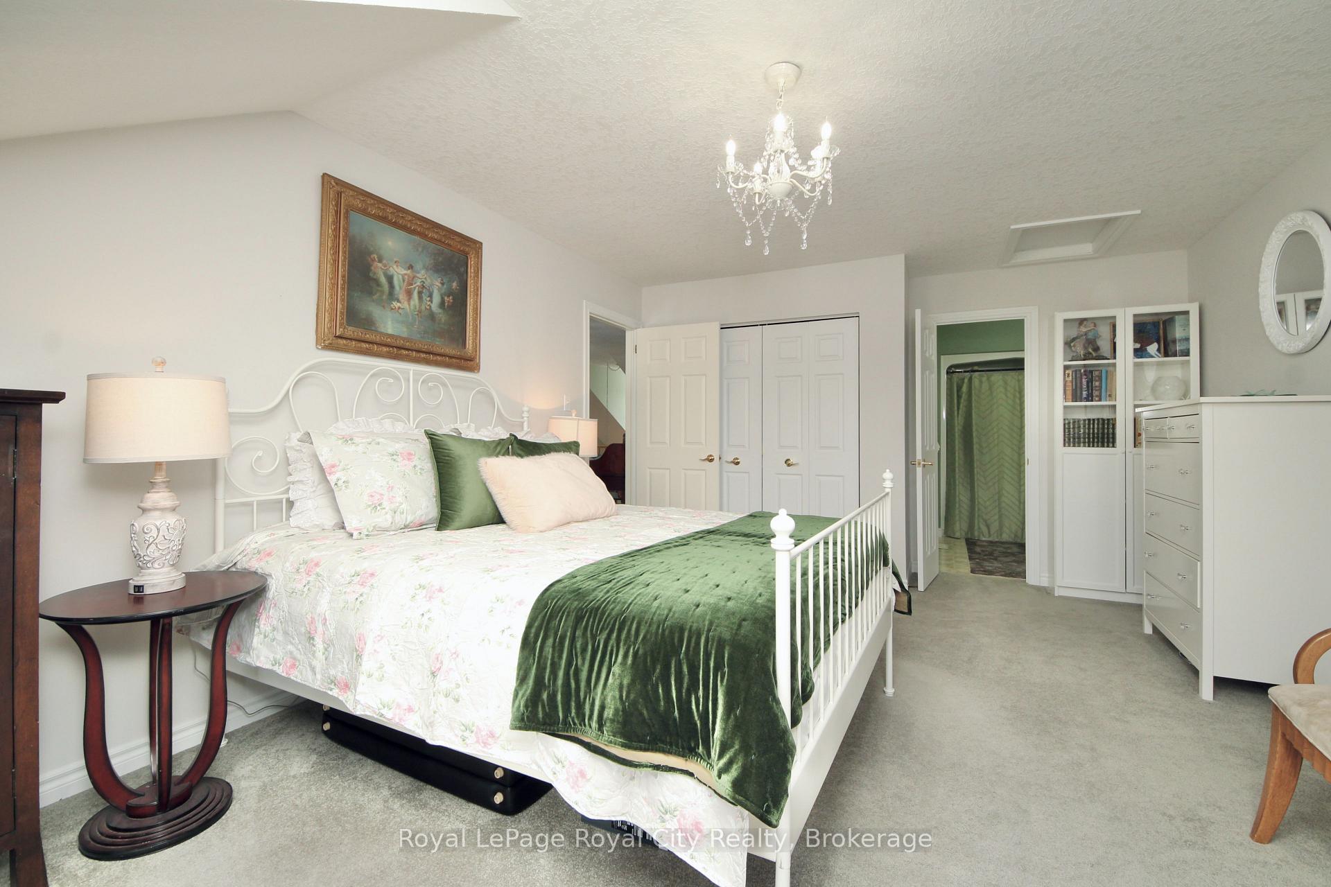 Photo 30 of 27 Somerset Glen S, Guelph, Kortright West — HOMEH