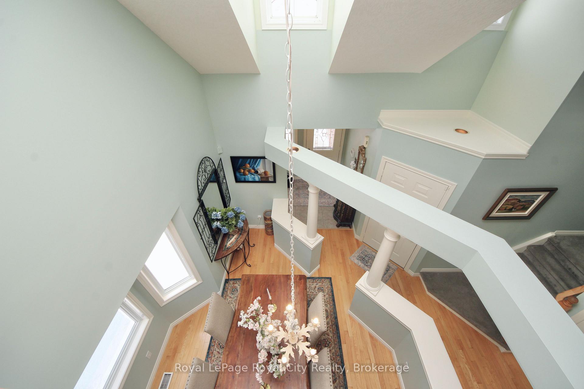 Photo 34 of 27 Somerset Glen S, Guelph, Kortright West — HOMEH