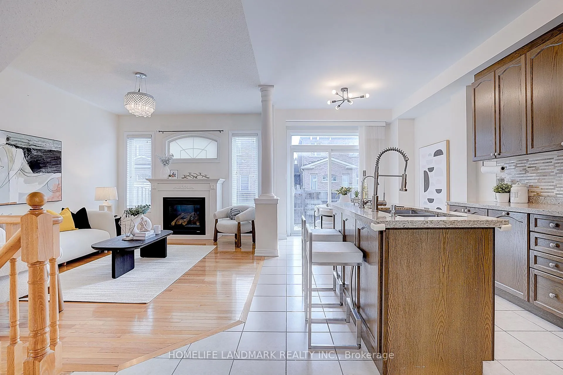 Photo 8 of 11 Chao Crescent, Richmond Hill, Oak Ridges — HOMEH
