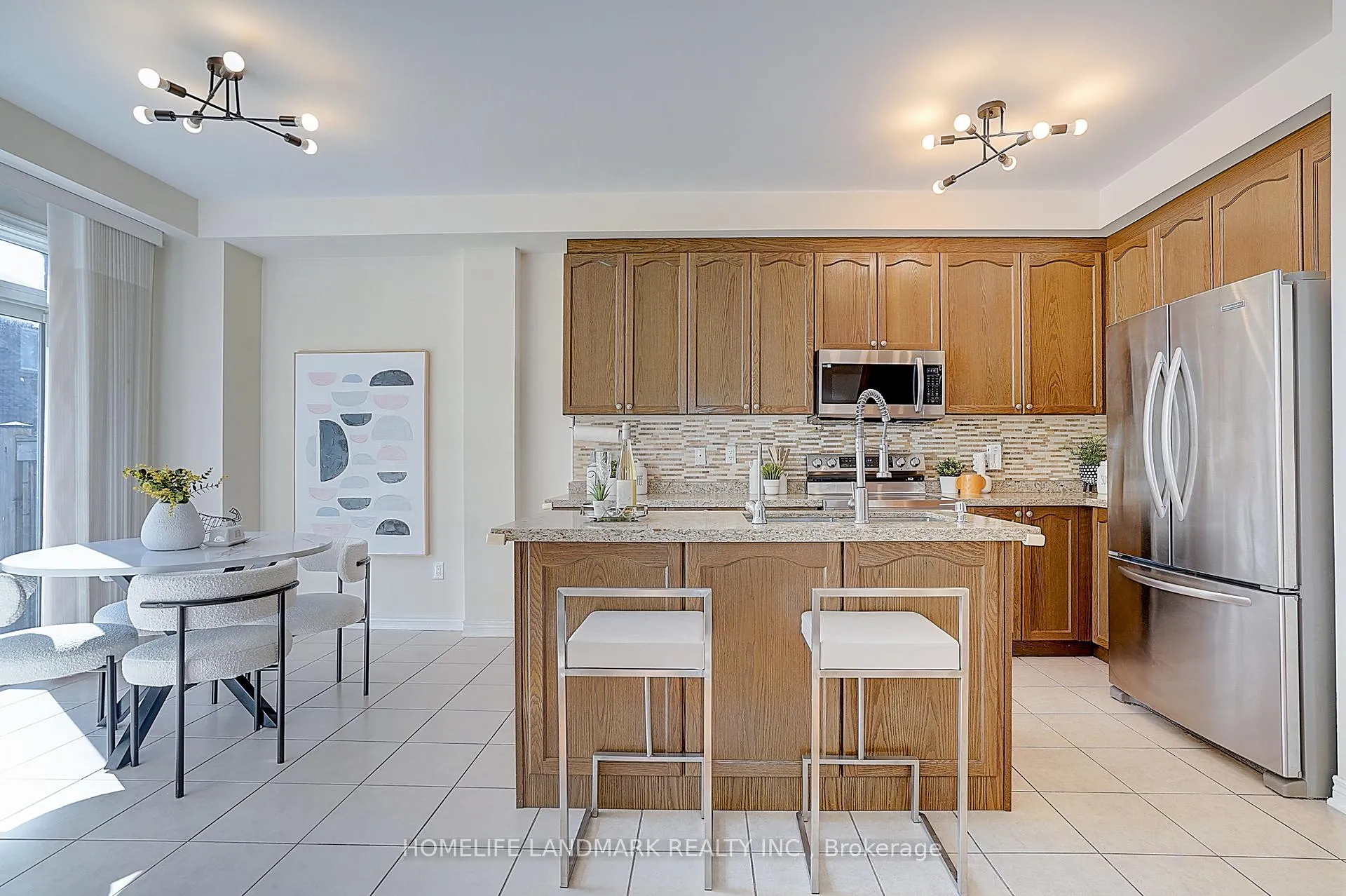 Photo 10 of 11 Chao Crescent, Richmond Hill, Oak Ridges — HOMEH