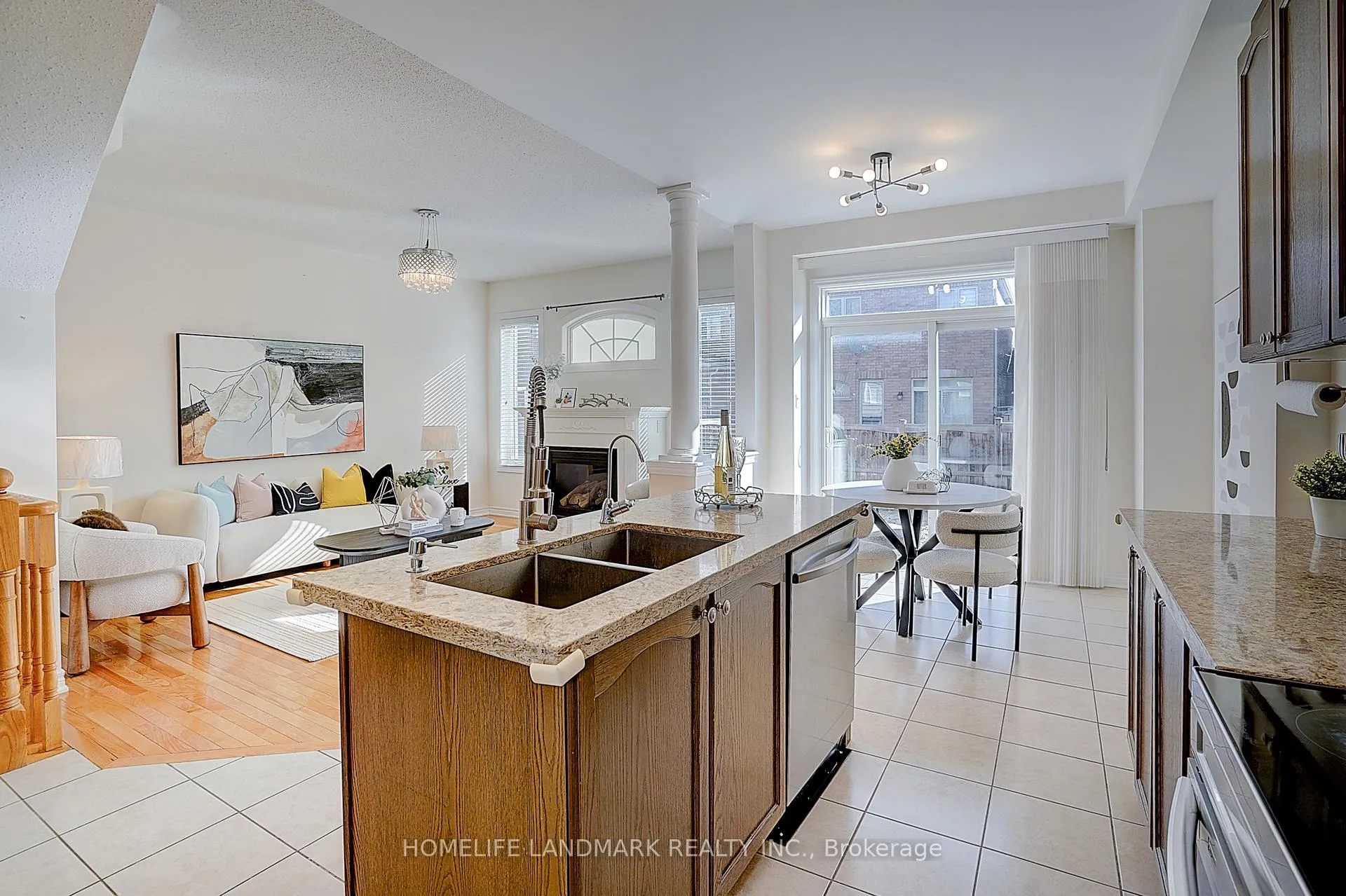 Photo 15 of 11 Chao Crescent, Richmond Hill, Oak Ridges — HOMEH