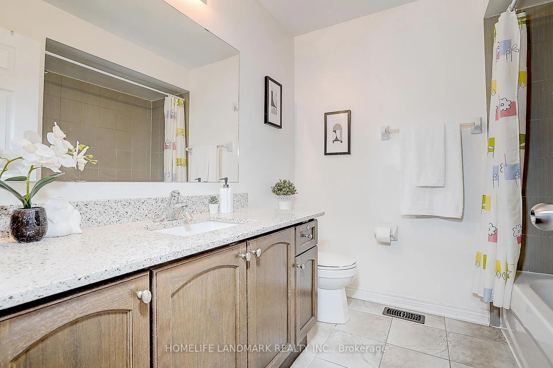 Photo 34 of 11 Chao Crescent, Richmond Hill, Oak Ridges — HOMEH