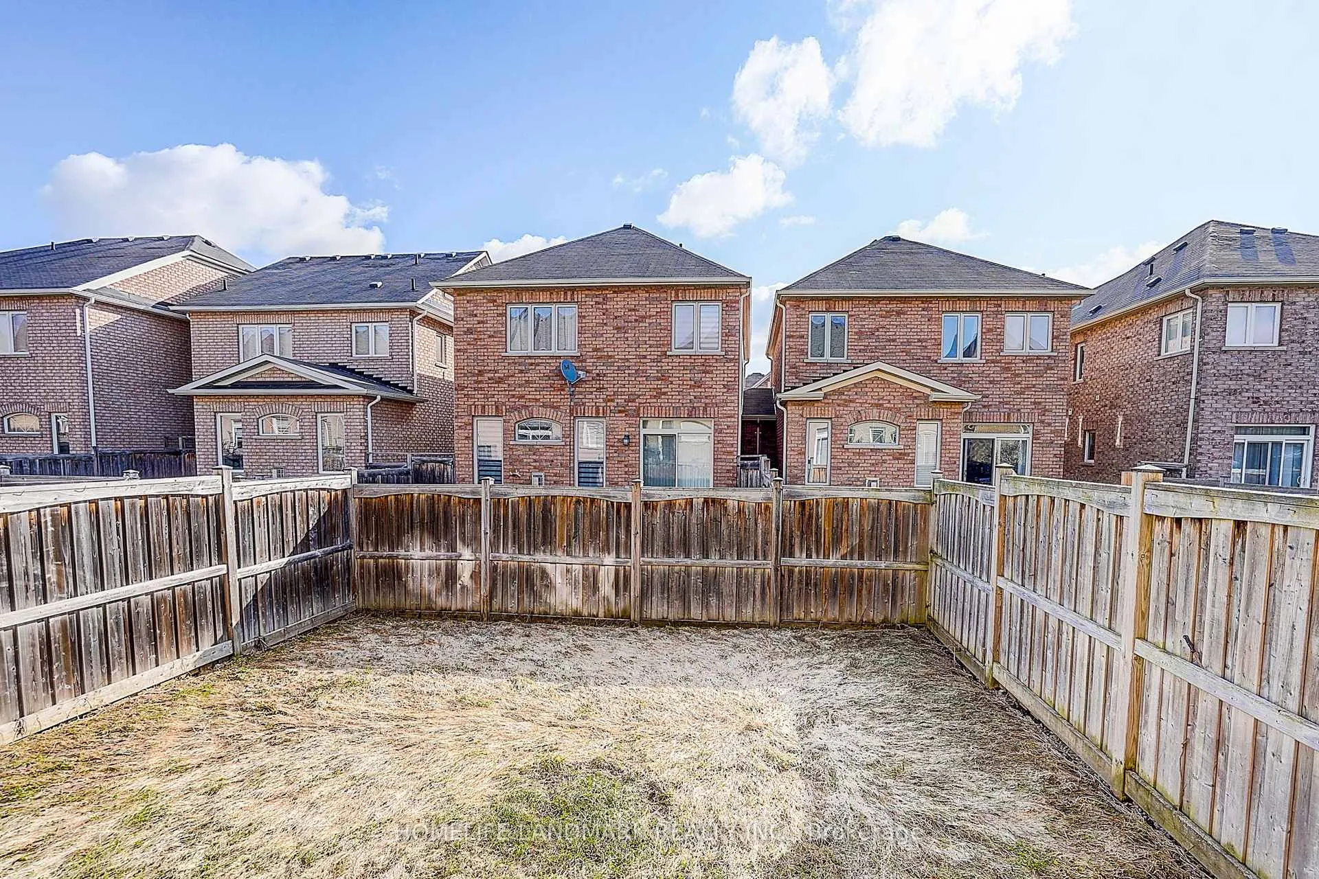 Photo 41 of 11 Chao Crescent, Richmond Hill, Oak Ridges — HOMEH
