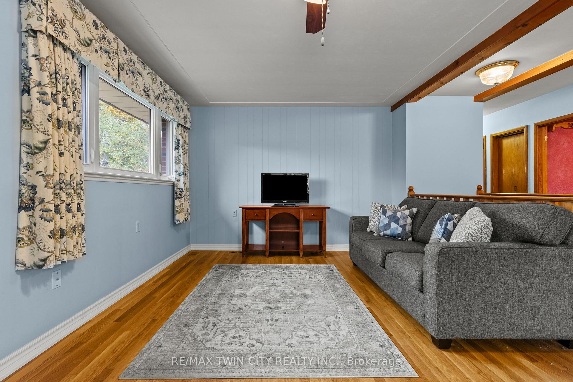 Photo 10 of 13 Spencer Street, Brant, Paris — HOMEH