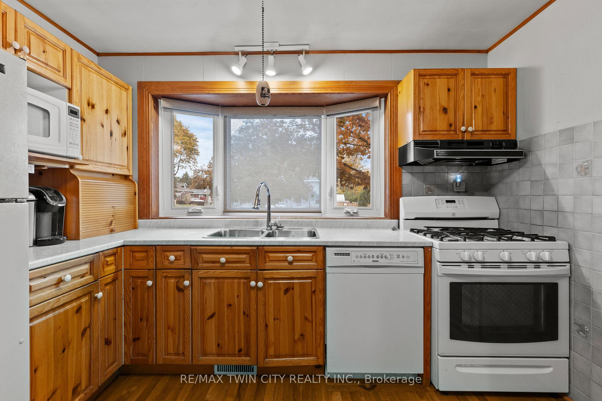 Photo 14 of 13 Spencer Street, Brant, Paris — HOMEH