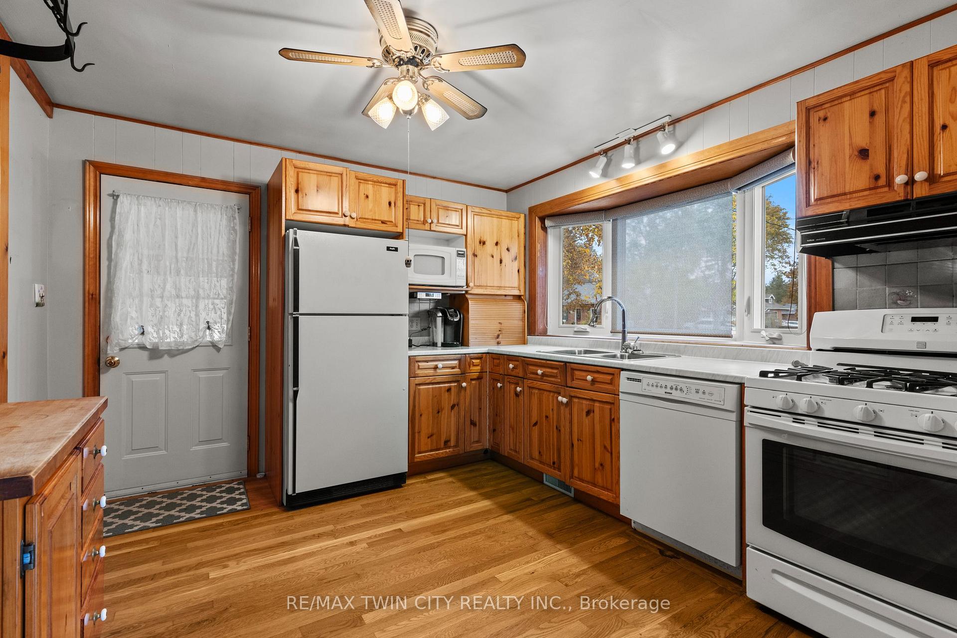 Photo 17 of 13 Spencer Street, Brant, Paris — HOMEH